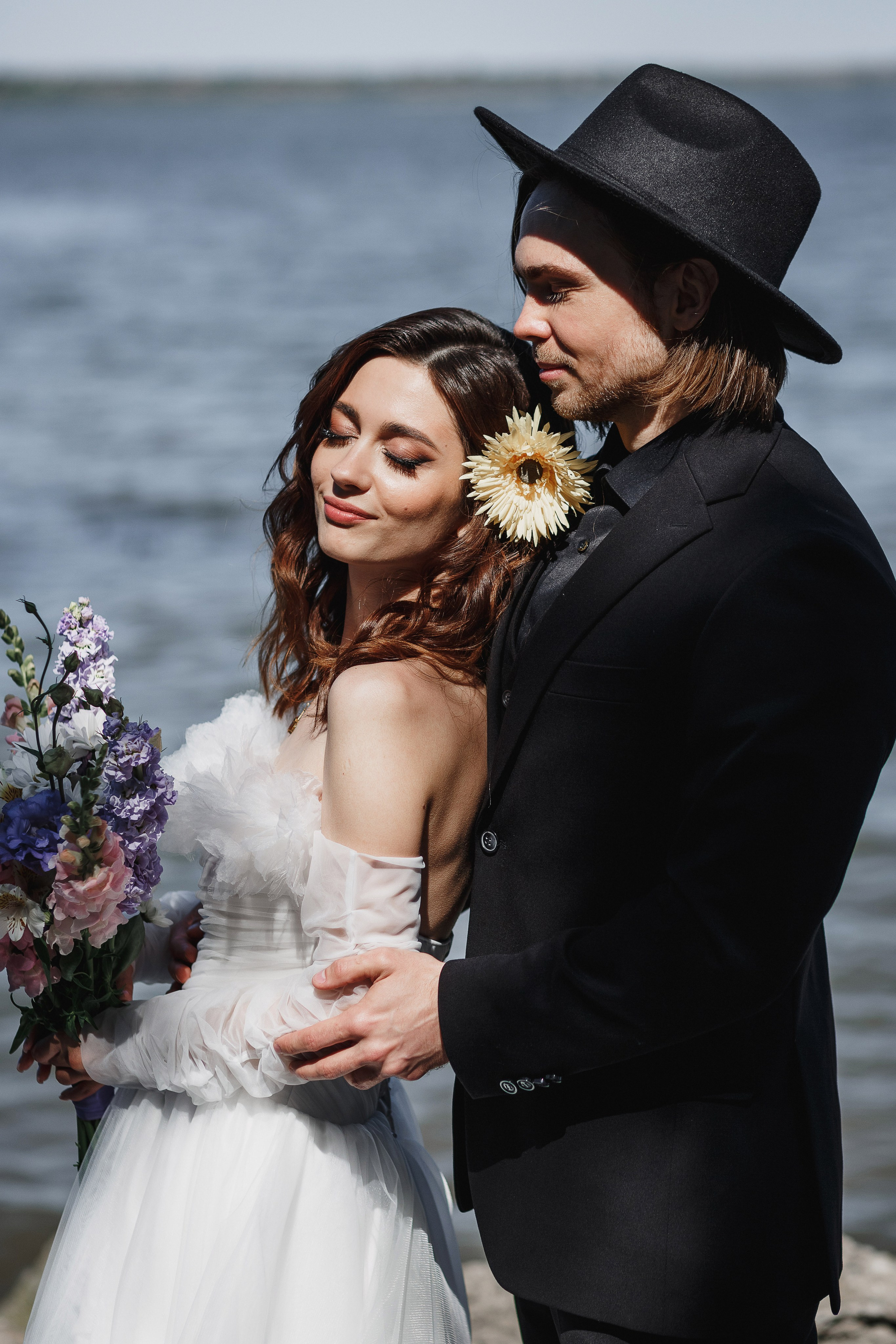 Свадебная фотосессия Михаила и Валерии на Чеховской набережной. Свадебный и семейный фотограф в Таганроге Бакарюк Антон