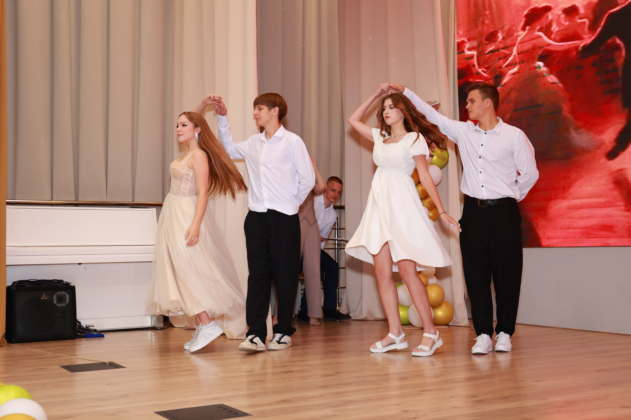 Вручение аттестатов Гимназия 87. Детский семейный фотограф Краснодар