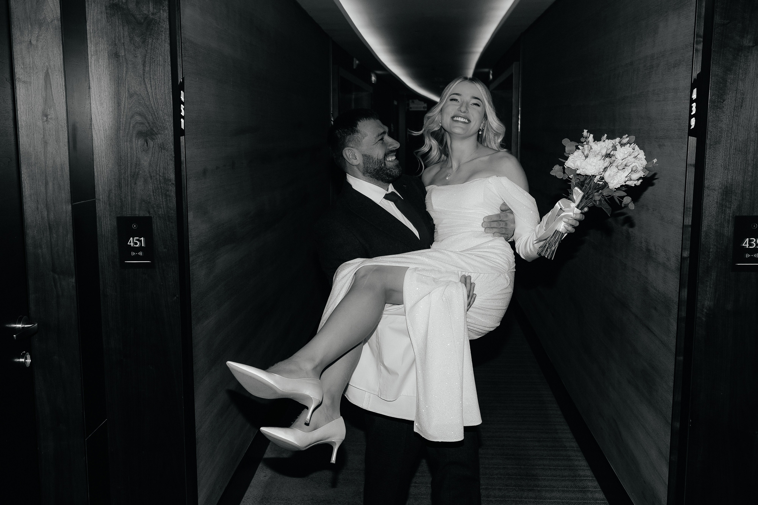 Свадебная фотосессия в отеле Марриот в Минске (Minsk Marriott Hotel). Свадебный фотограф в Минске/Беларуси Сергей Спиридонов