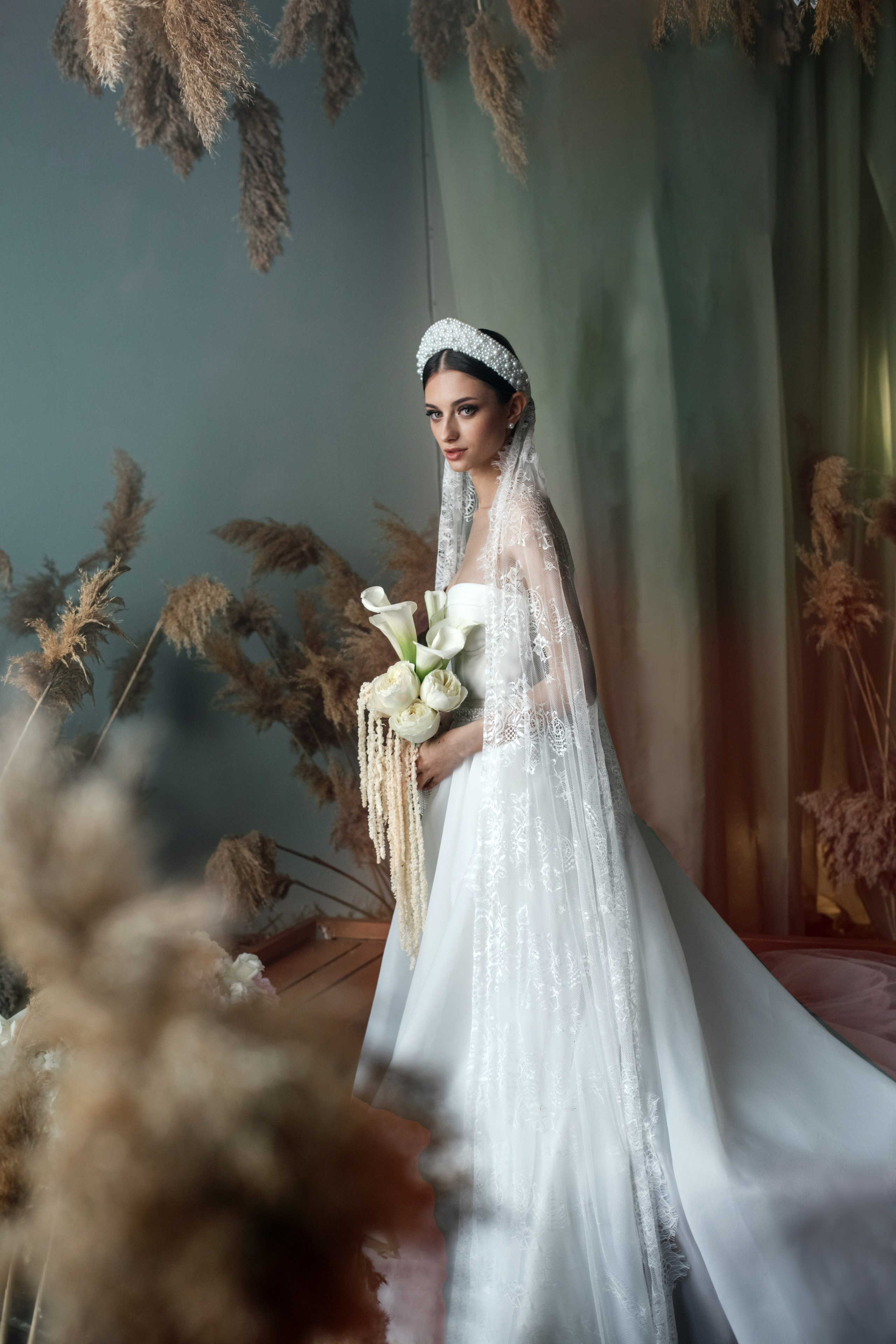 Серия свадебных фотографий жениха и невесты в студии Ставрополя. Фотограф Ставрополь Пятигорск Елизавета Дарина