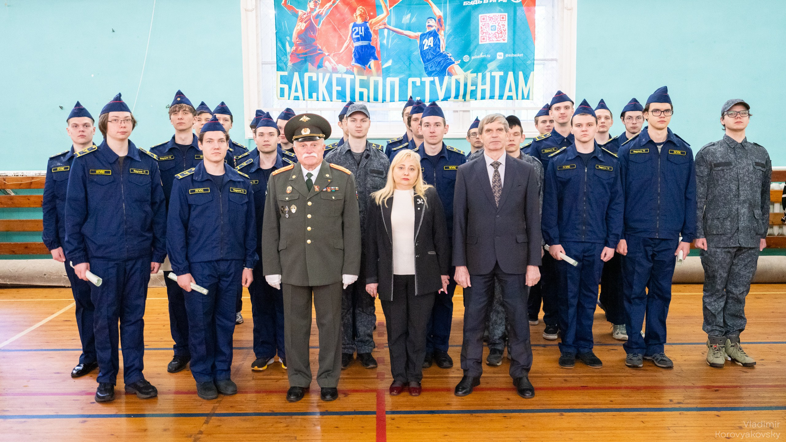Торжественное закрытие курса военной подготовки. Фотограф Владимир Коровяковский