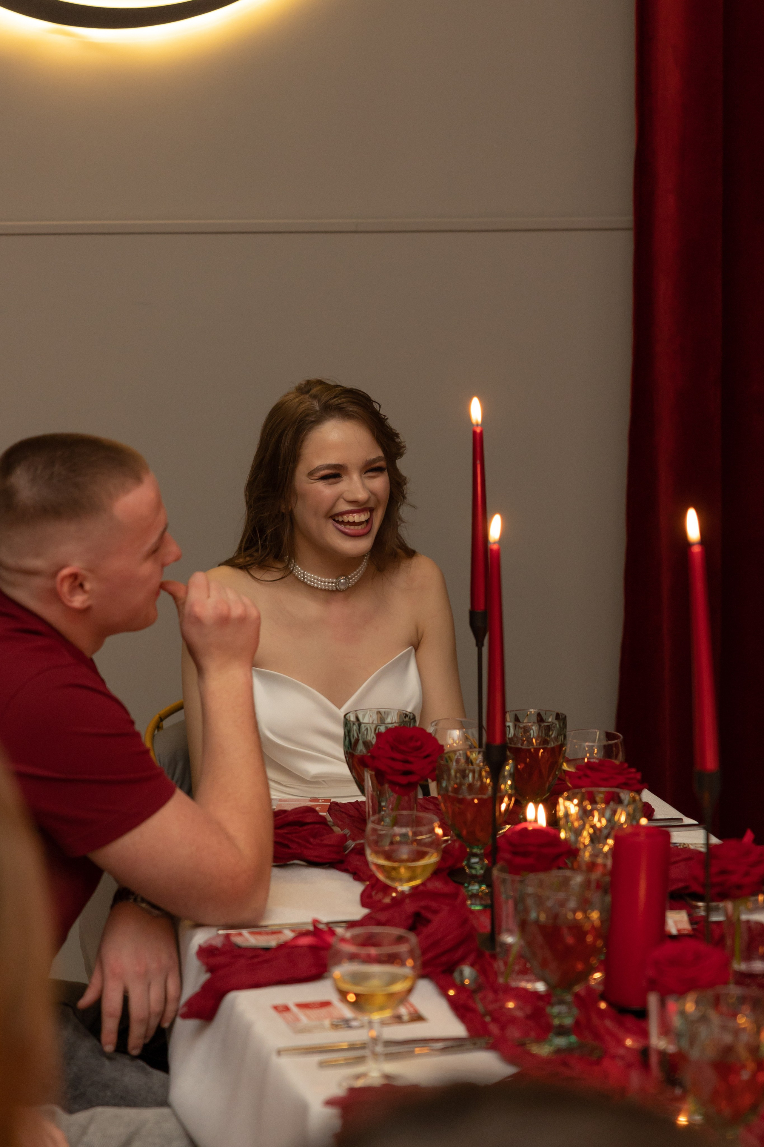 День рождение Марии, иммерсивный ужин. Семейный и женский фотограф, стильный репортаж в г. Новосибирск