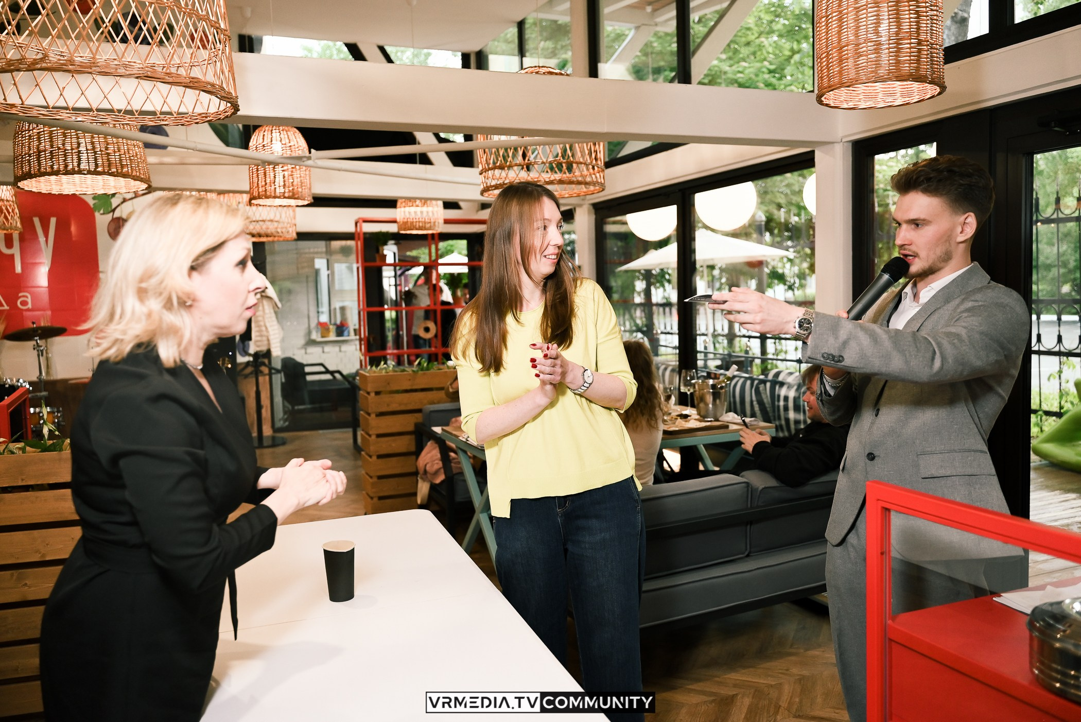 Ресторан «Volna»: Открытия летней веранды «Хочу на дачу»