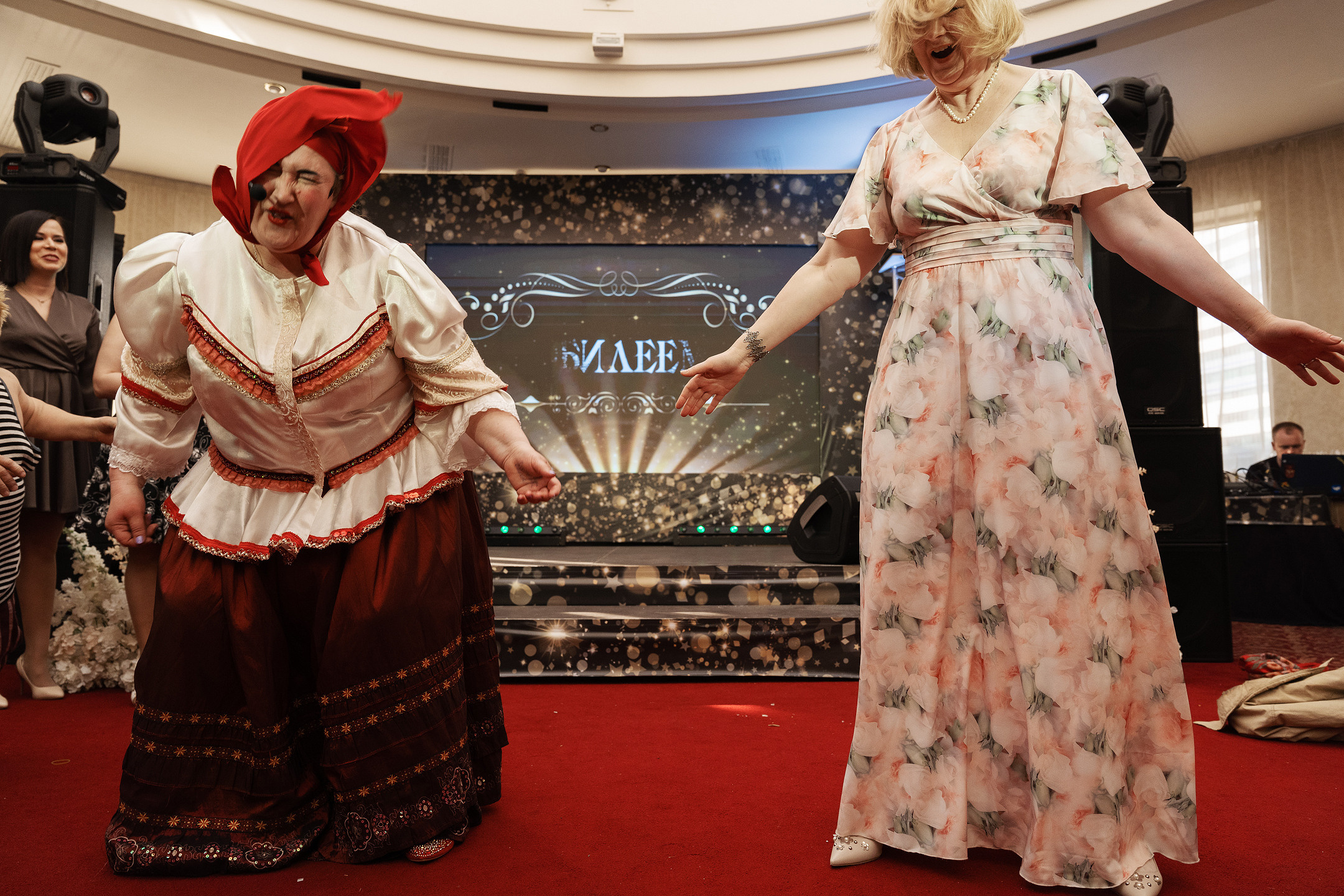 Празднование юбилее в банкетном зале отеля. Саша Потапкин Фотограф. Сочи, Екатеринбург, Москва