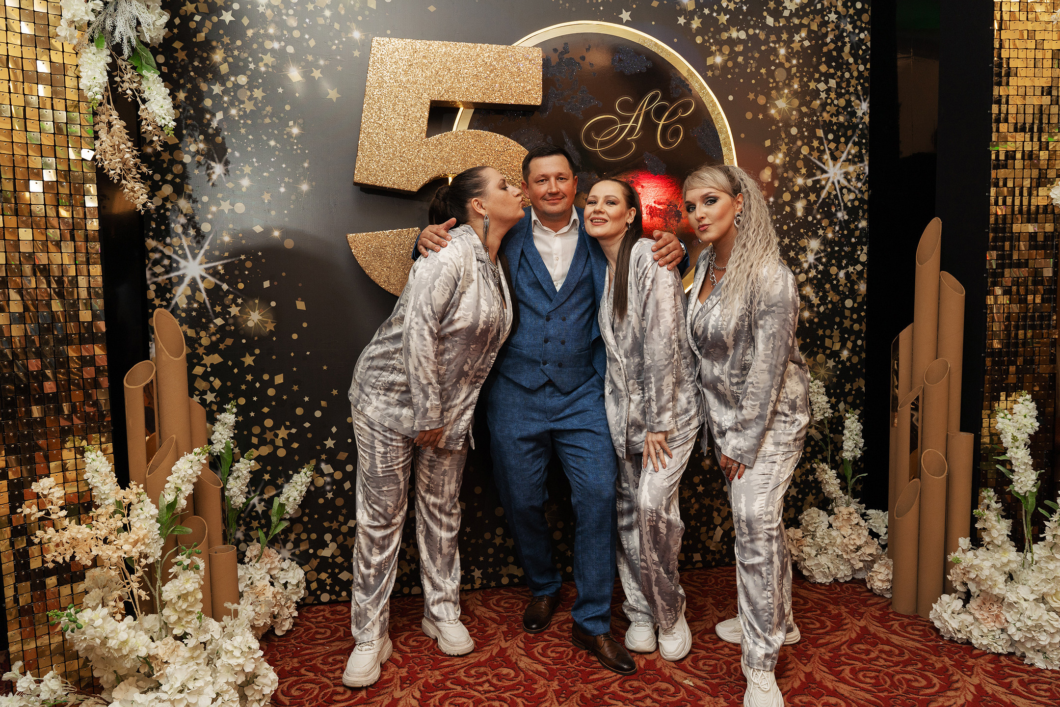 Празднование юбилее в банкетном зале отеля. Саша Потапкин Фотограф. Сочи, Екатеринбург, Москва