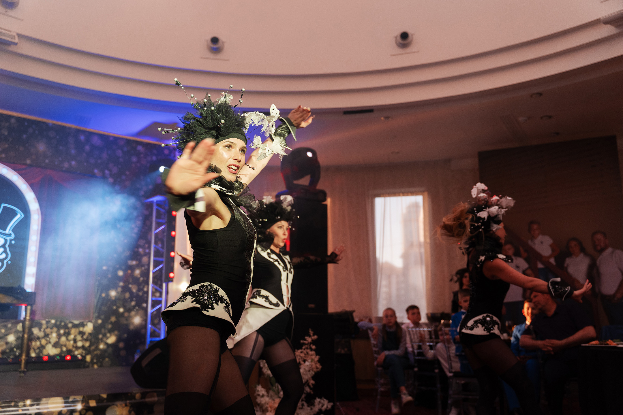 Празднование юбилее в банкетном зале отеля. Саша Потапкин Фотограф. Сочи, Екатеринбург, Москва