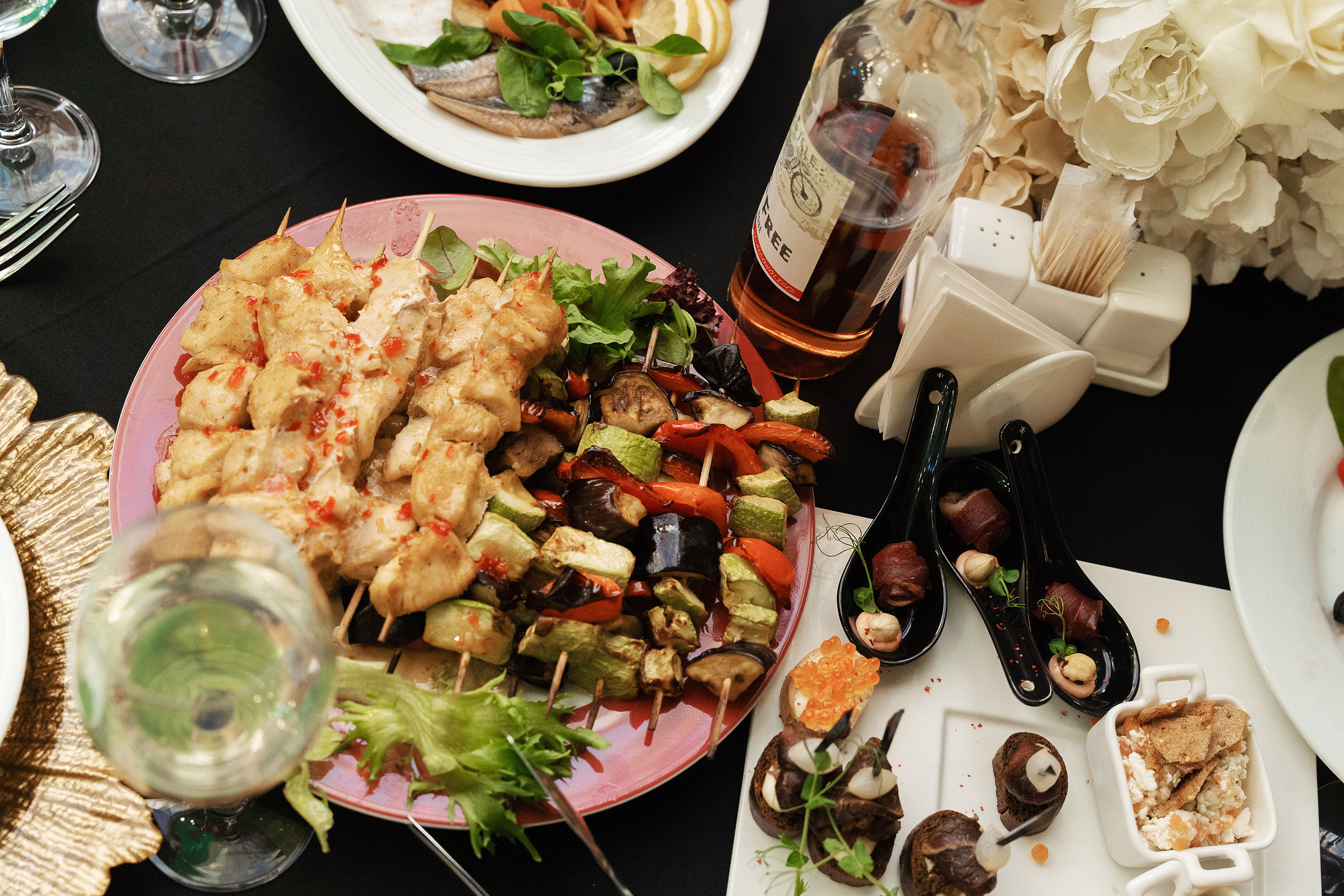 Празднование юбилее в банкетном зале отеля. Саша Потапкин Фотограф. Сочи, Екатеринбург, Москва