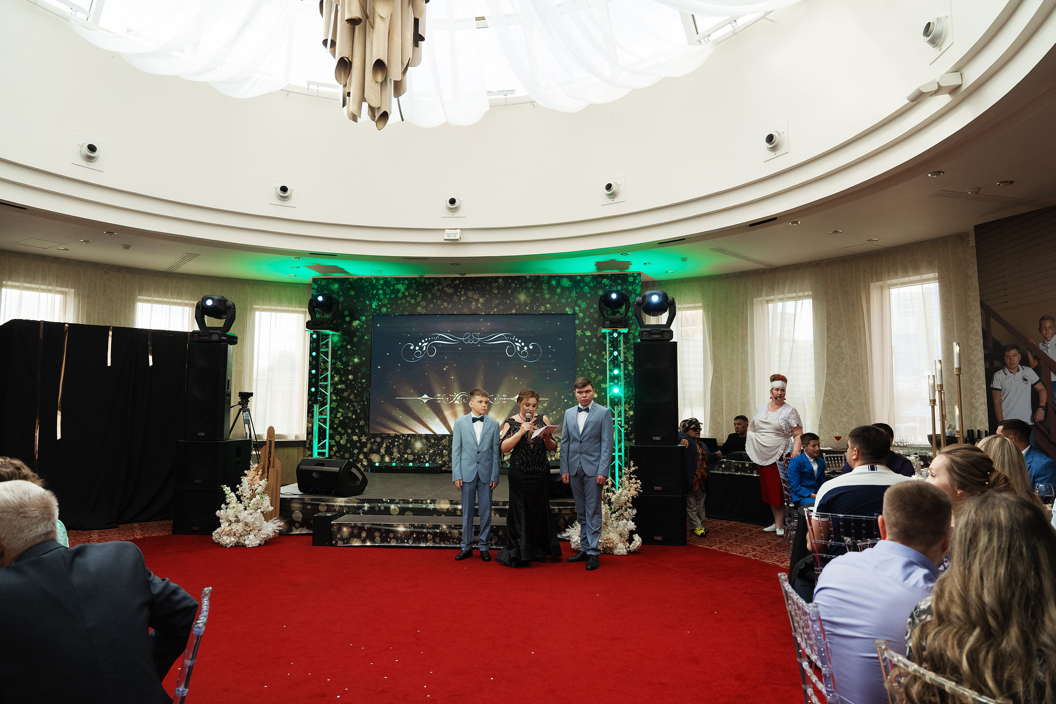 Празднование юбилее в банкетном зале отеля. Саша Потапкин Фотограф. Сочи, Екатеринбург, Москва