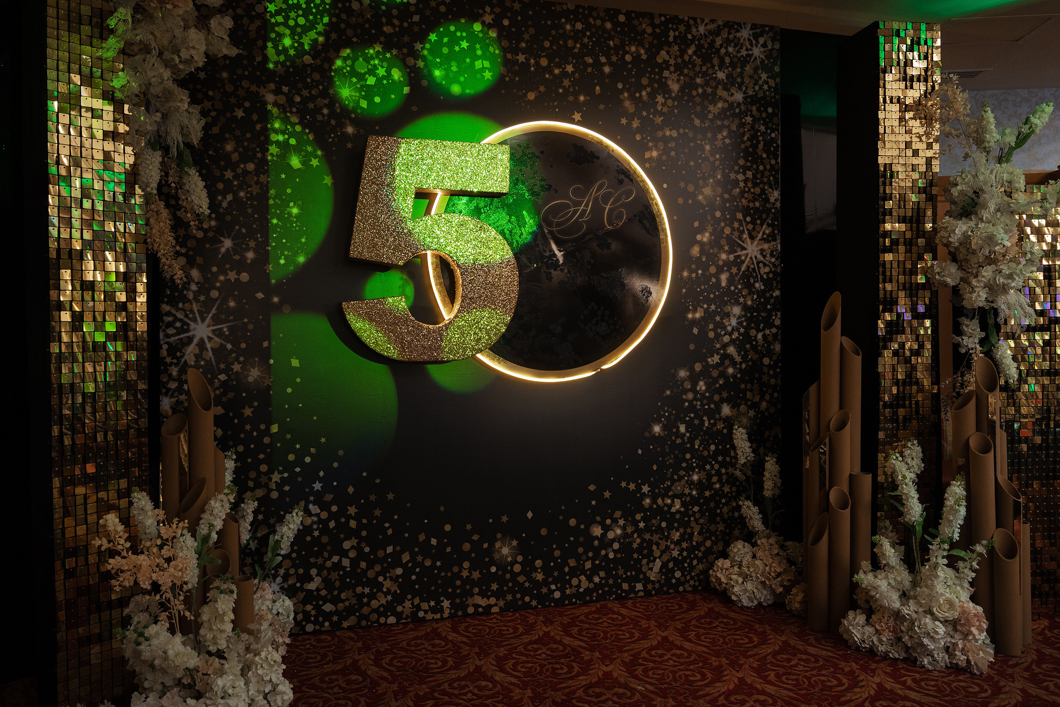 Празднование юбилее в банкетном зале отеля. Саша Потапкин Фотограф. Сочи, Екатеринбург, Москва