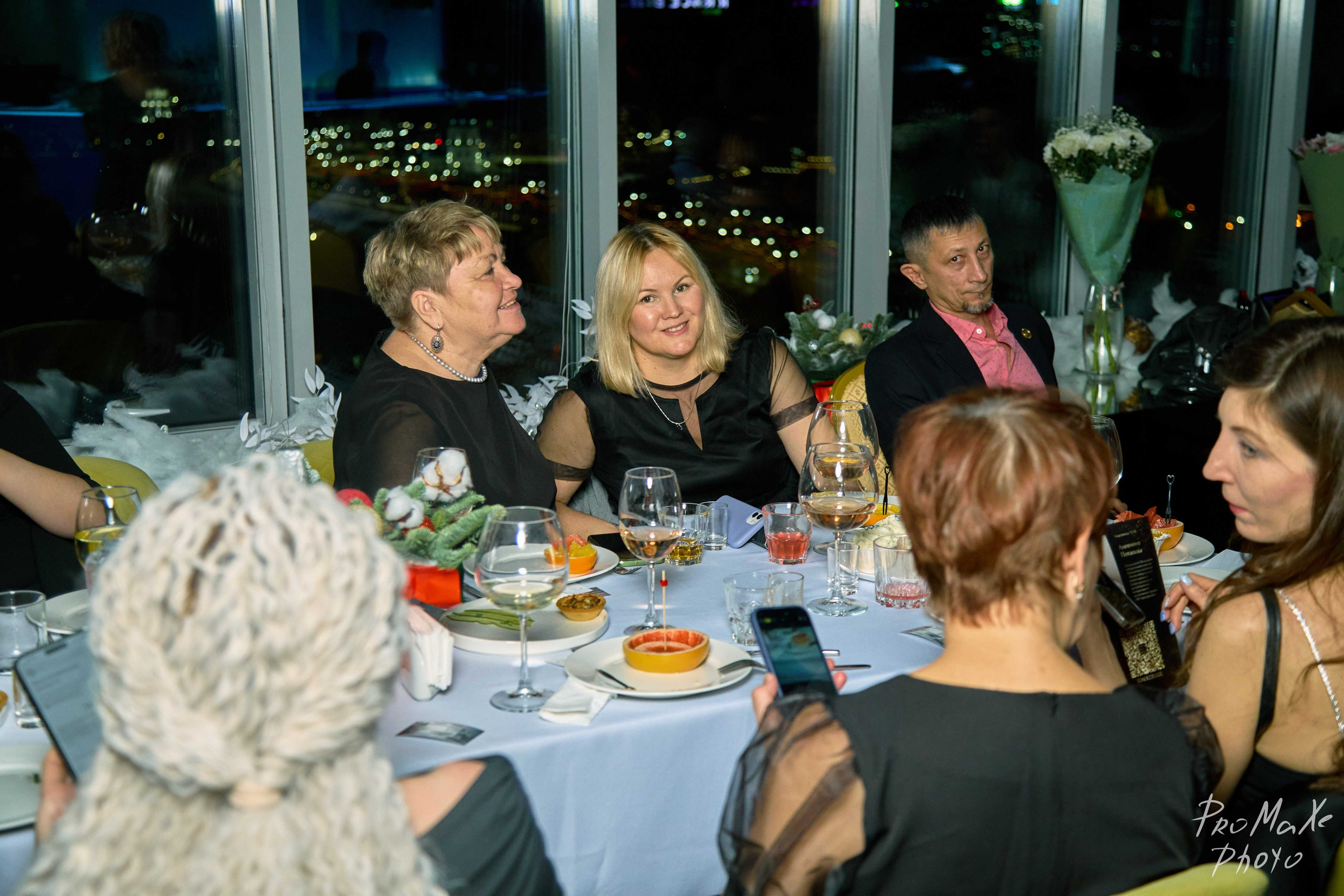 Зал КРАСА МАСС-МЕДИА ЧУВАШИИ. Владимир Суздалов (ProMaXe) — Портретный фотограф, тематические фотосессии в Чебоксарах