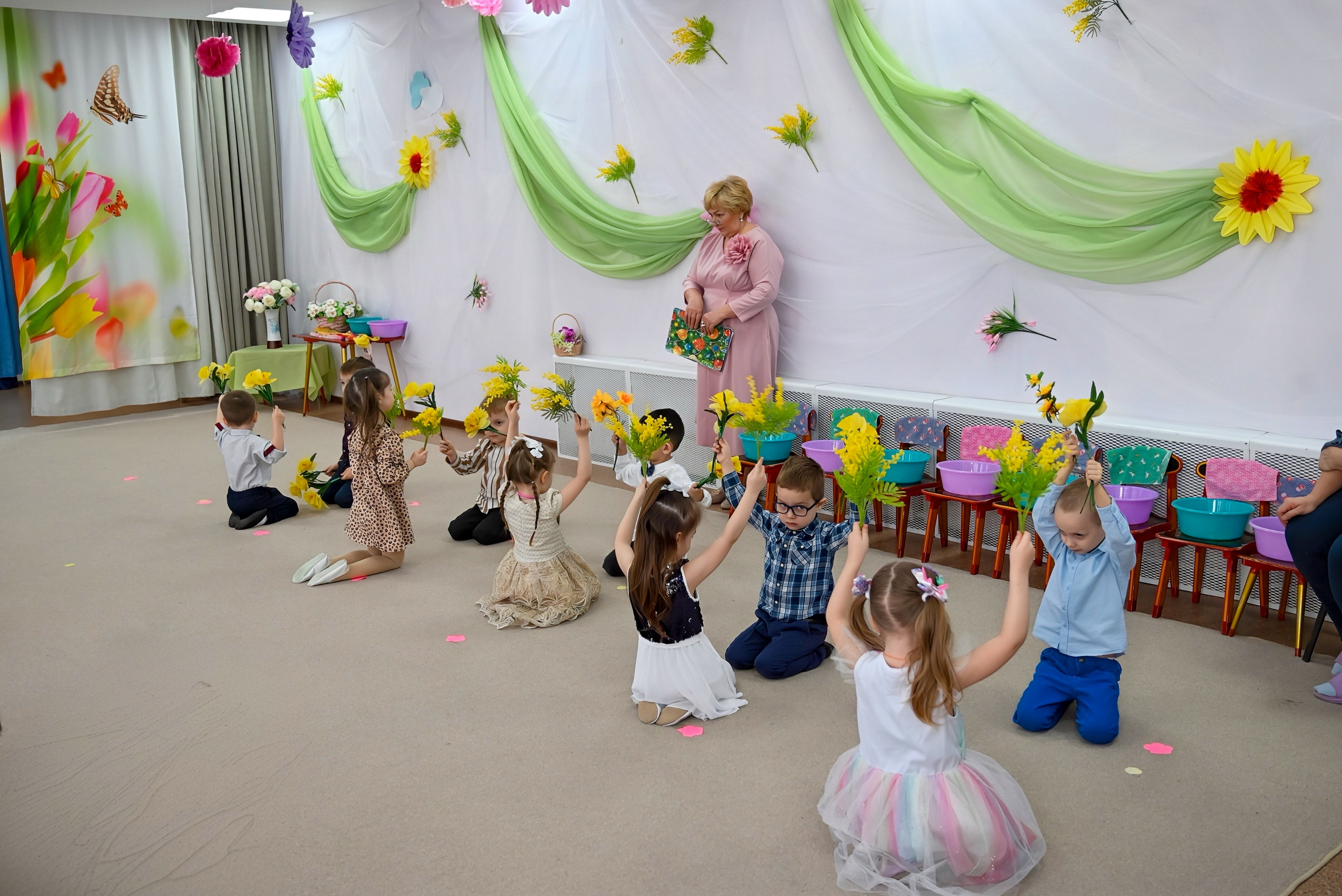 Праздник в группе «Дружная семейка». Семейный и детский фотограф Москва