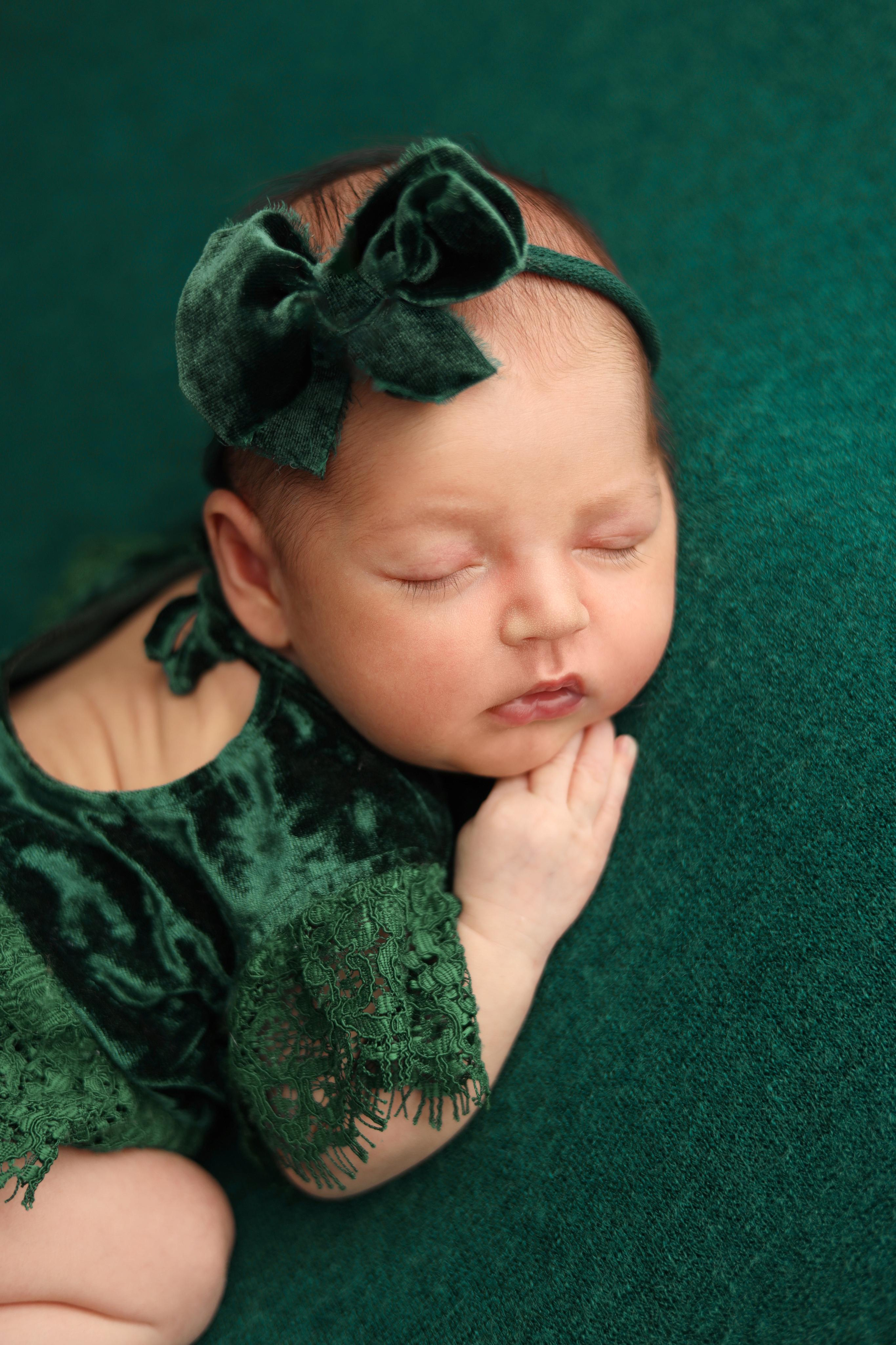 Ньюборн фотосъемка Эмилии. Фотограф новорожденных Москва. Ньюборн фотограф Москва