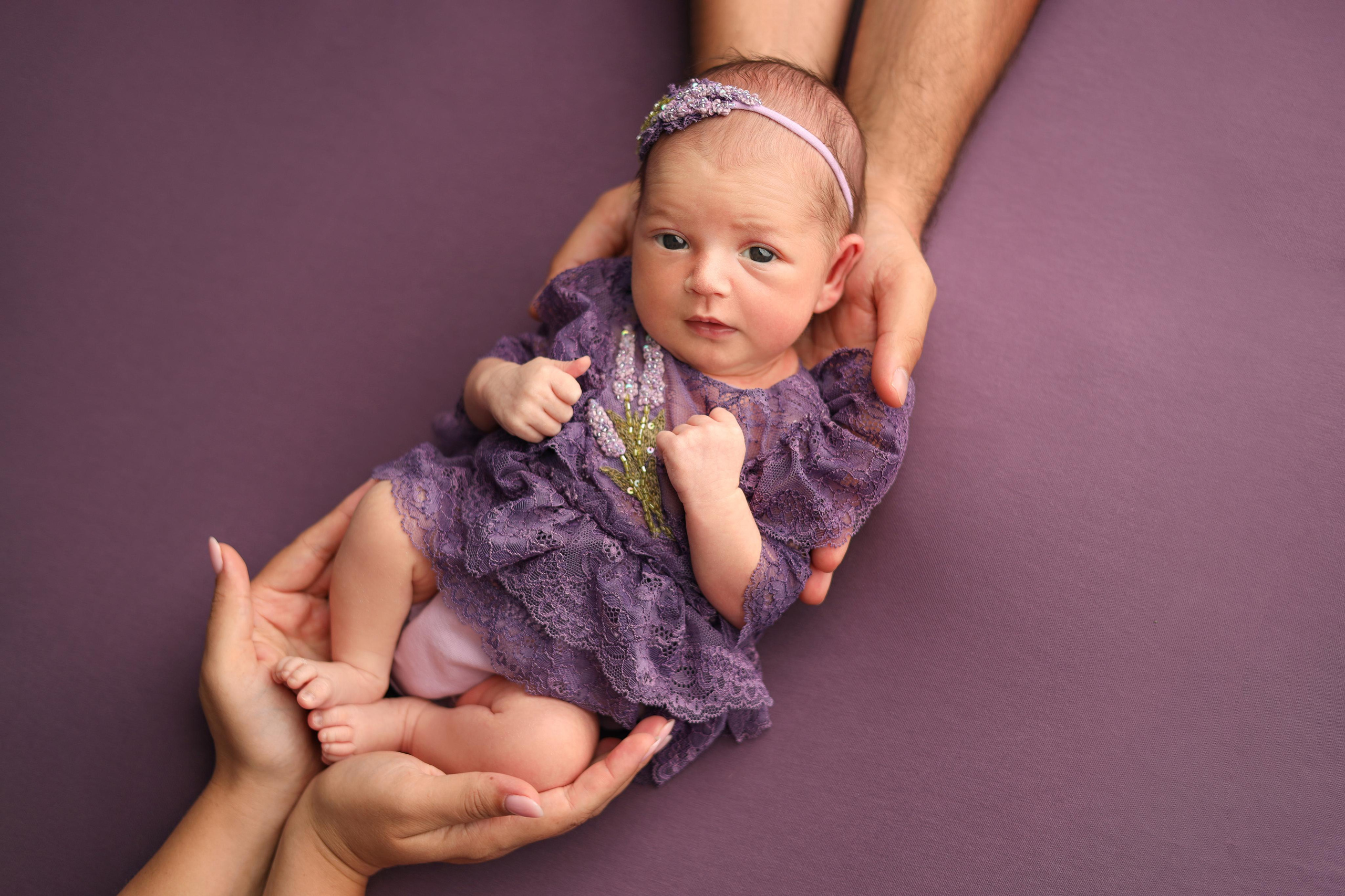 Ньюборн фотосъемка Эмилии. Фотограф новорожденных Москва. Ньюборн фотограф Москва