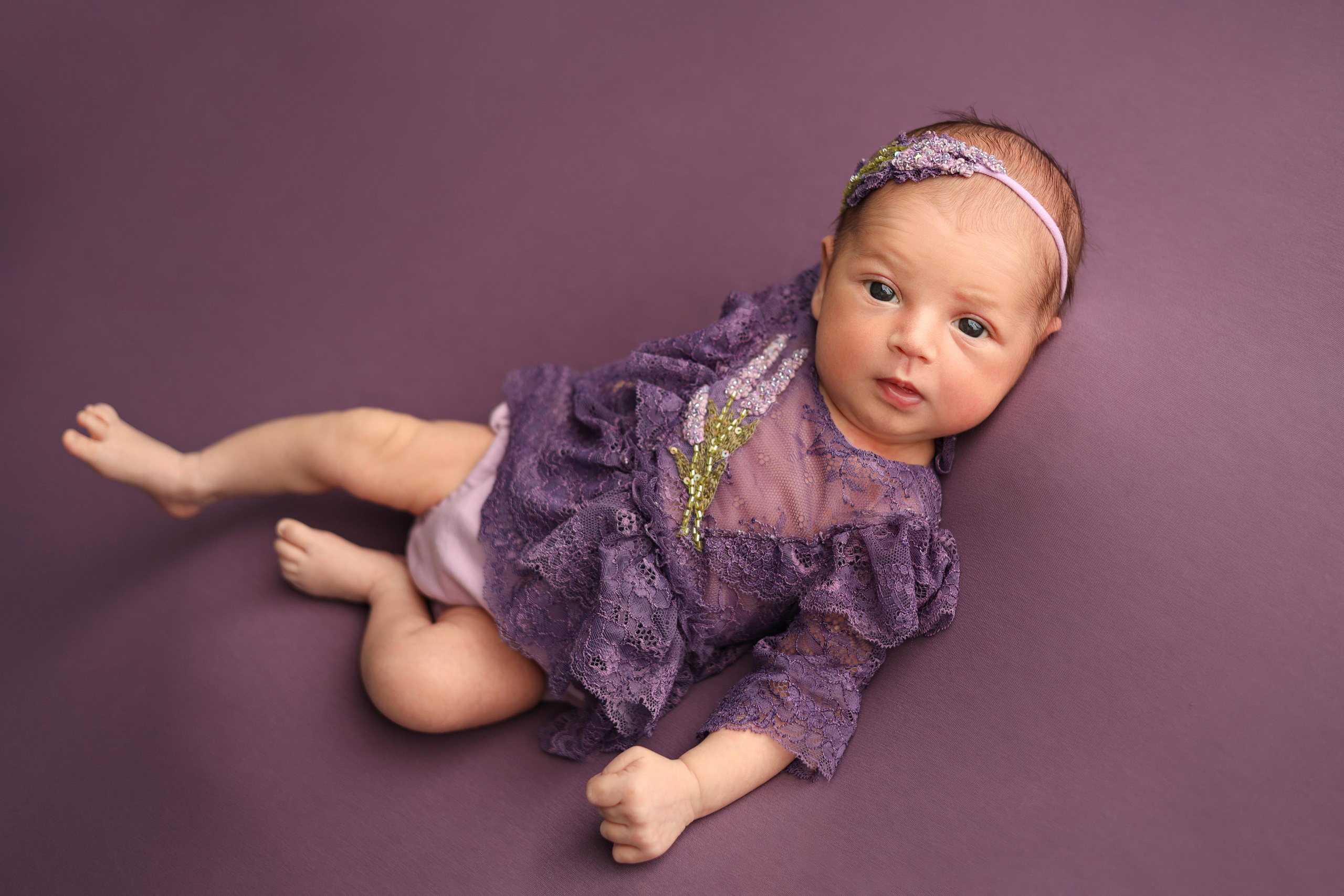 Ньюборн фотосъемка Эмилии. Фотограф новорожденных Москва. Ньюборн фотограф Москва