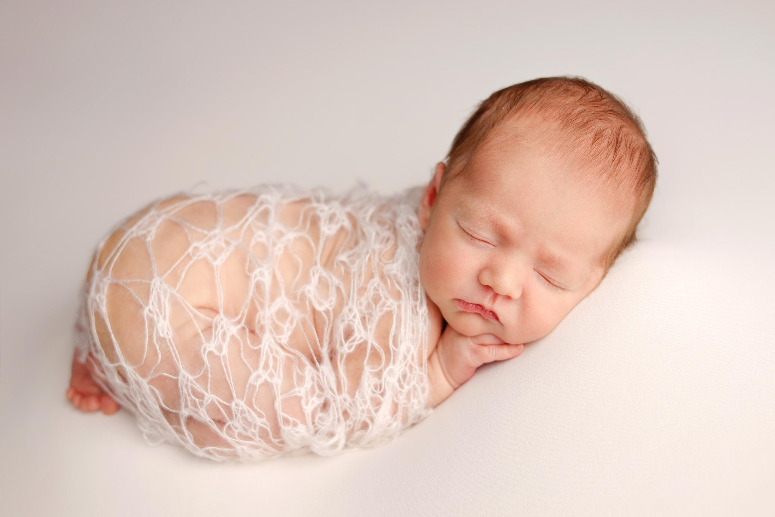 Ньюборн съемка малыша Алана. Фотограф новорожденных Москва. Ньюборн фотограф Москва