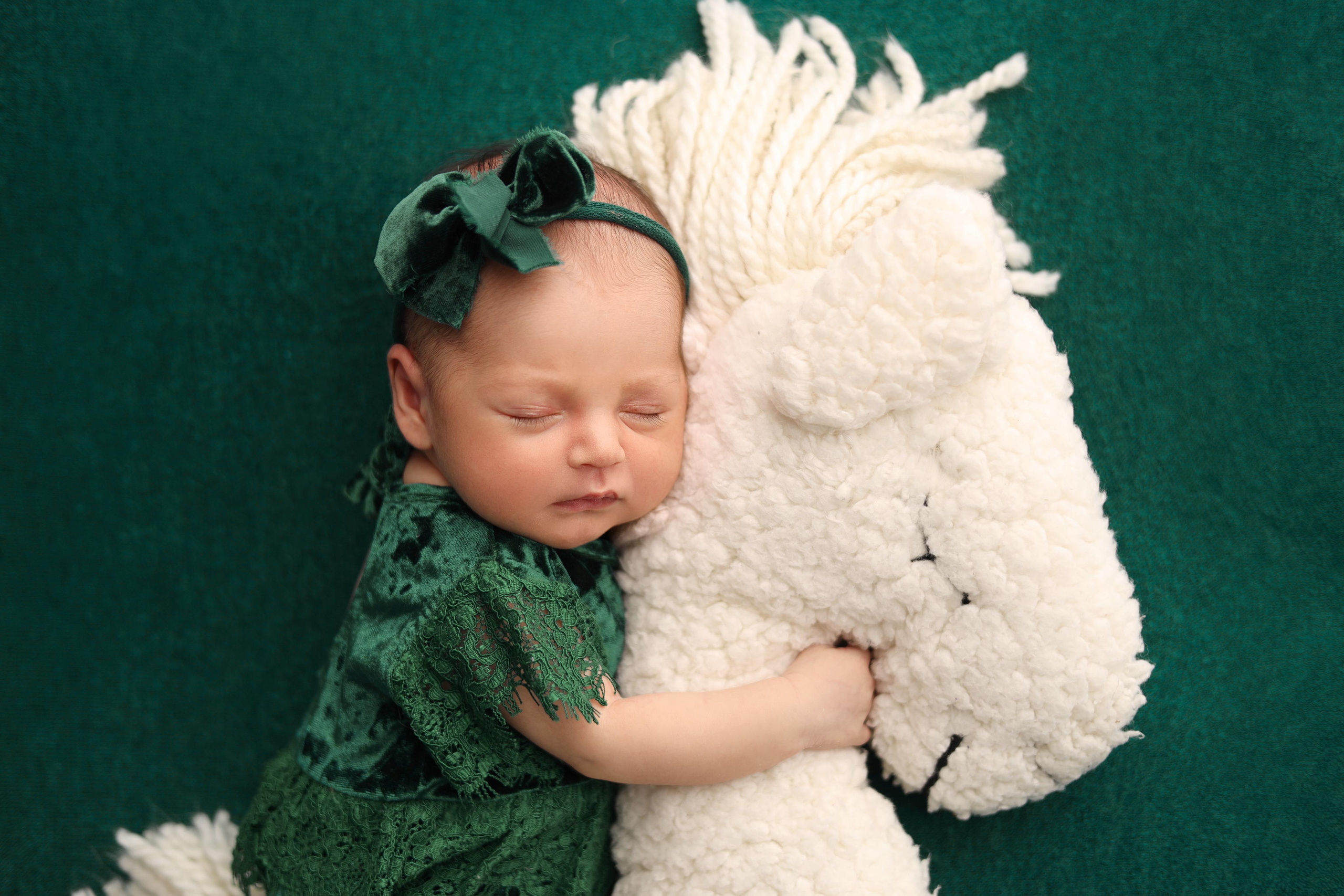 Ньюборн фотосъемка Эмилии. Фотограф новорожденных Москва. Ньюборн фотограф Москва