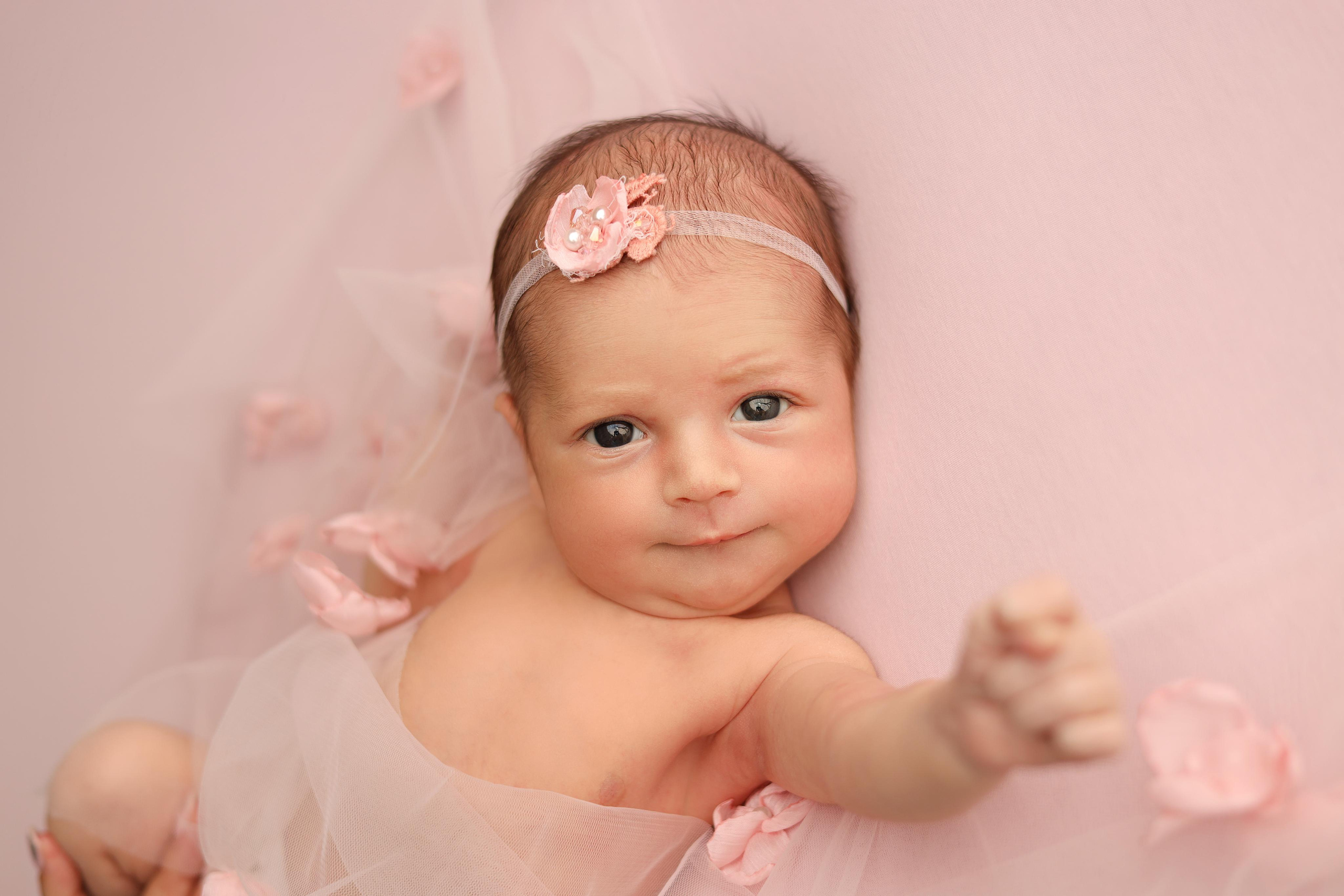 Ньюборн фотосъемка Эмилии. Фотограф новорожденных Москва. Ньюборн фотограф Москва