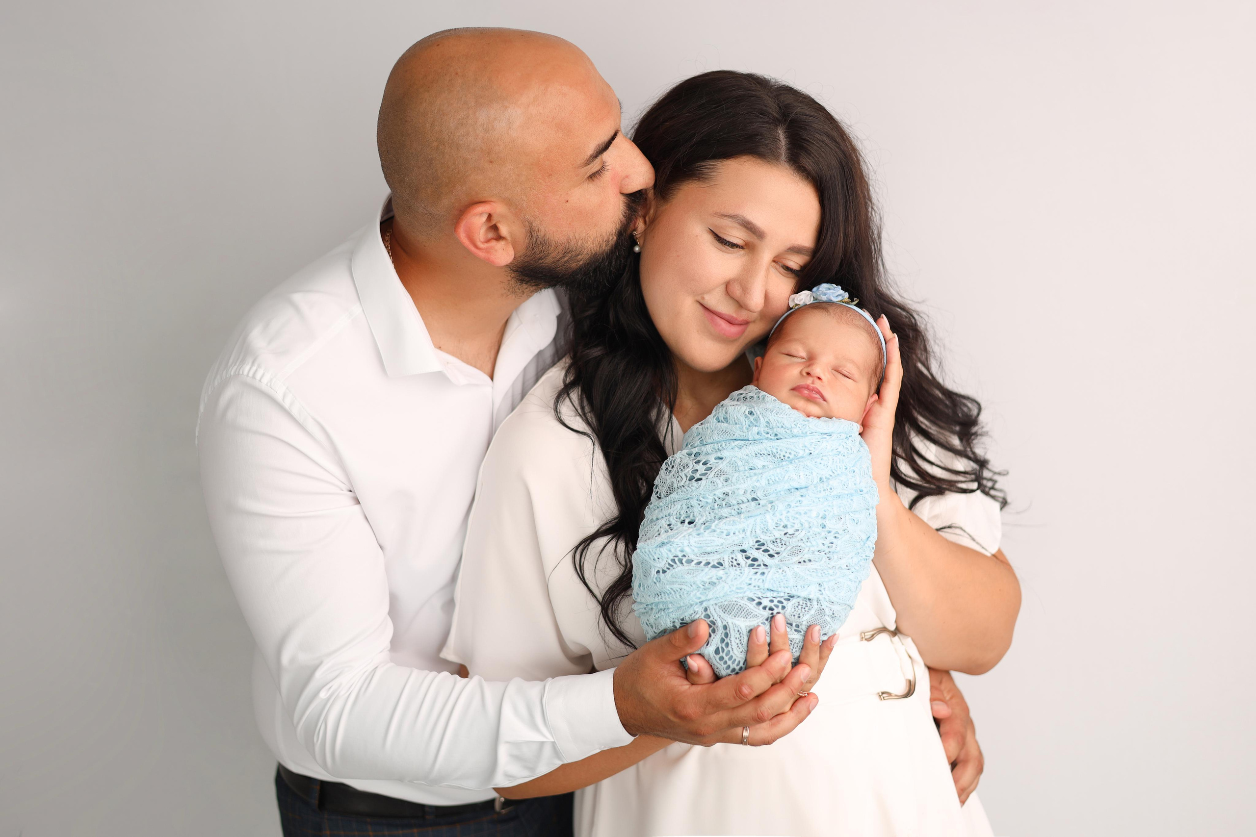 Ньюборн фотосъемка Эмилии. Фотограф новорожденных Москва. Ньюборн фотограф Москва