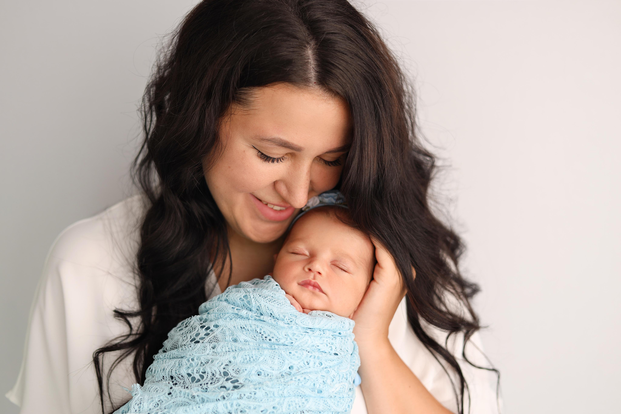 Ньюборн фотосъемка Эмилии. Фотограф новорожденных Москва. Ньюборн фотограф Москва