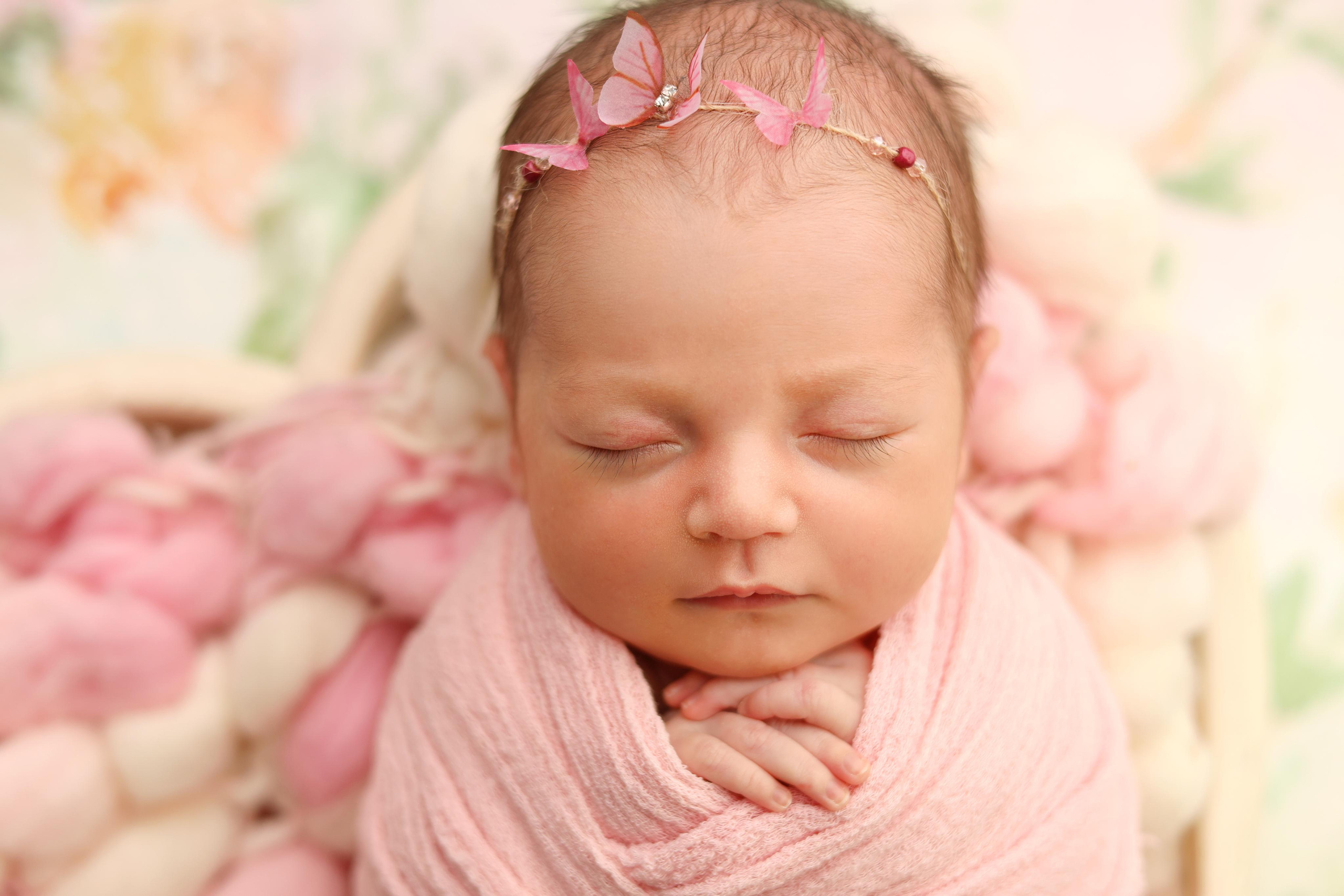 Ньюборн фотосъемка Эмилии. Фотограф новорожденных Москва. Ньюборн фотограф Москва