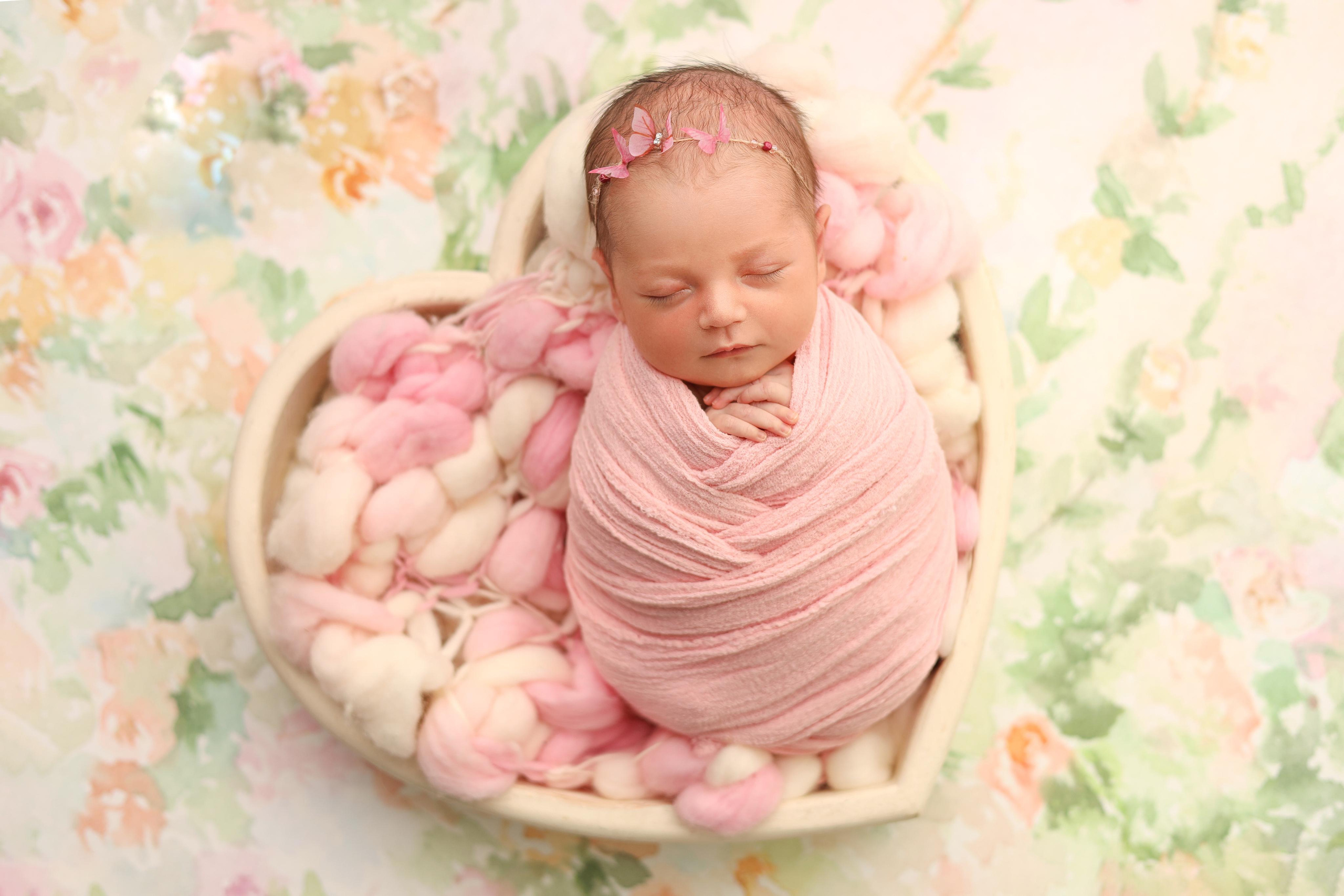 Ньюборн фотосъемка Эмилии. Фотограф новорожденных Москва. Ньюборн фотограф Москва