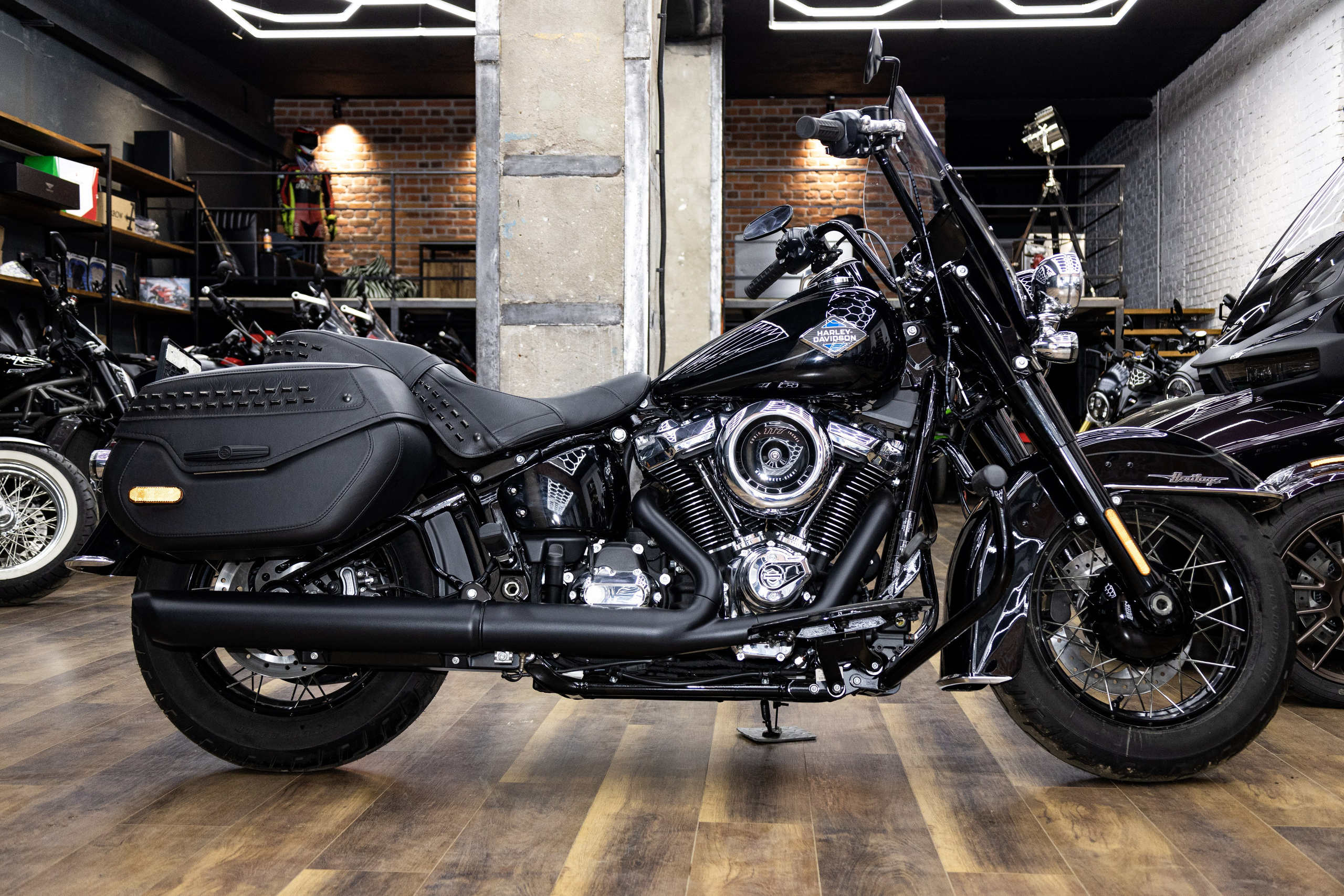 Фотосессия с мотоциклами и автомобилями. Предметный фотограф в Москве и Московской области