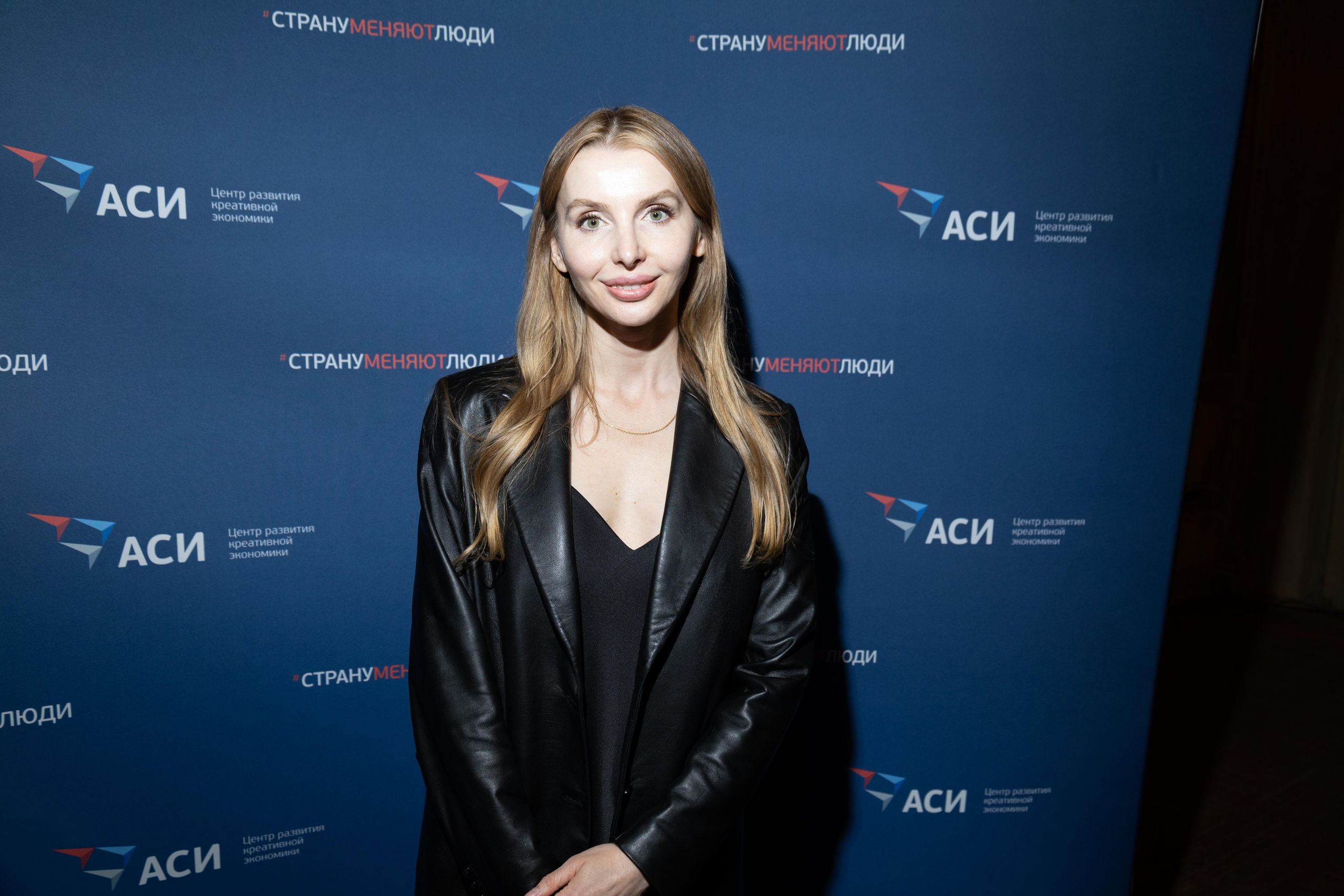 Producers' meeting. VICTORIA SHU