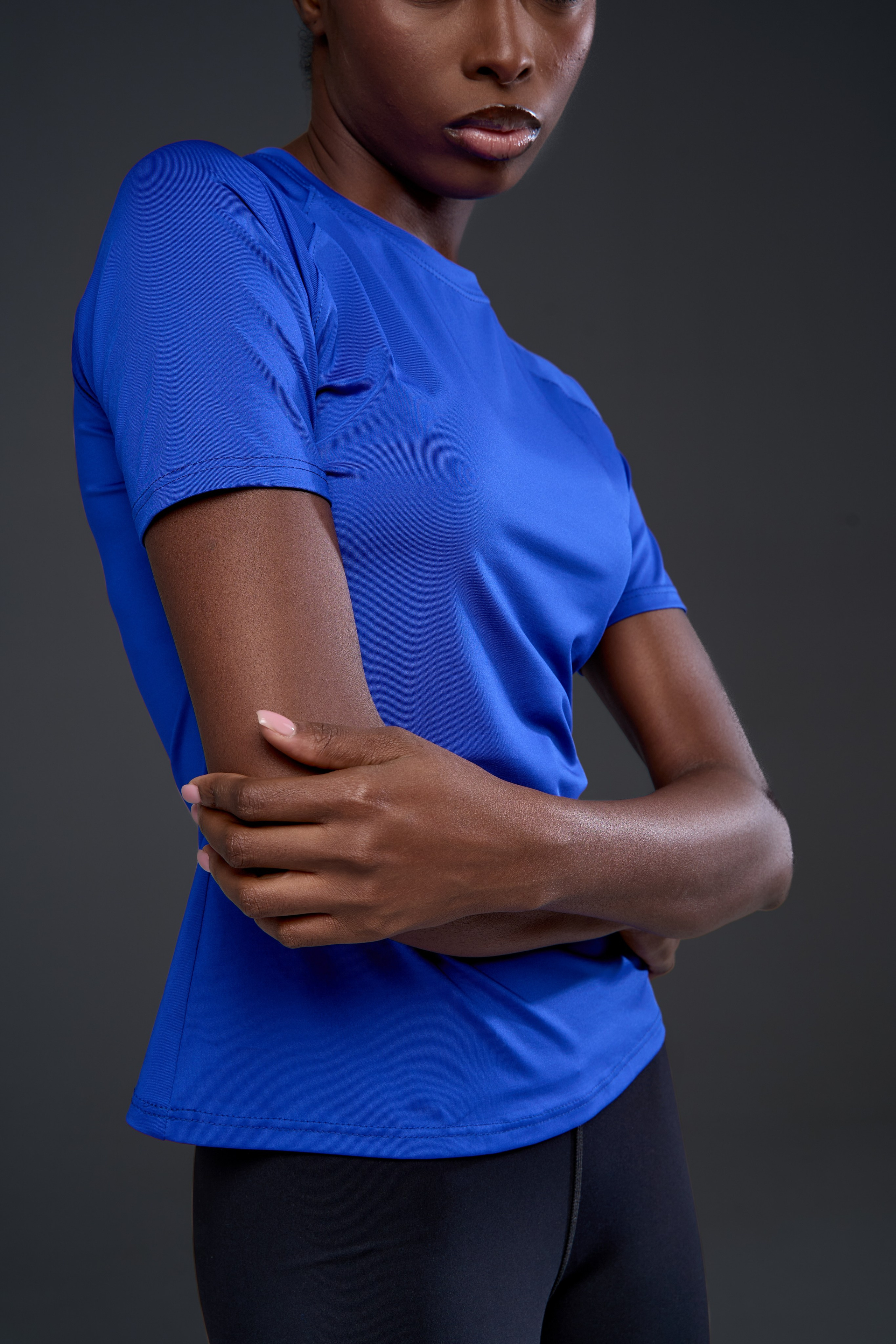 Спортивные футболки. Фотограф для маркетплейсов в Москве