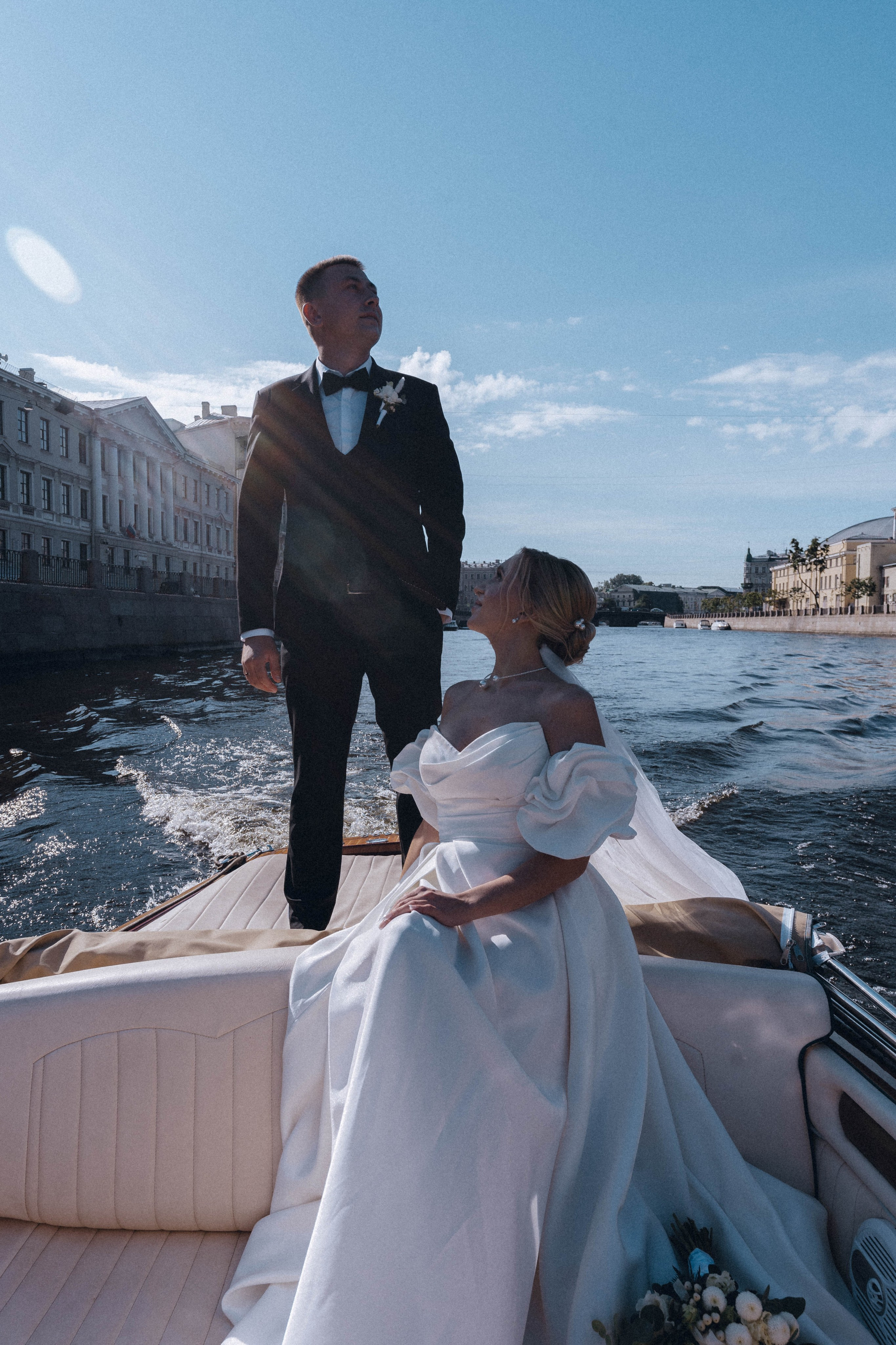 СВАДЕНБНАЯ СЬЕМКА НА КАТЕРЕ ПО КАНАЛАМ САНКТ-ПЕТЕРБУРГА И В АКВАТОРИИ НЕВЫ. Профессиональный фотограф, Санкт-Петербург — Виктория Богомолова