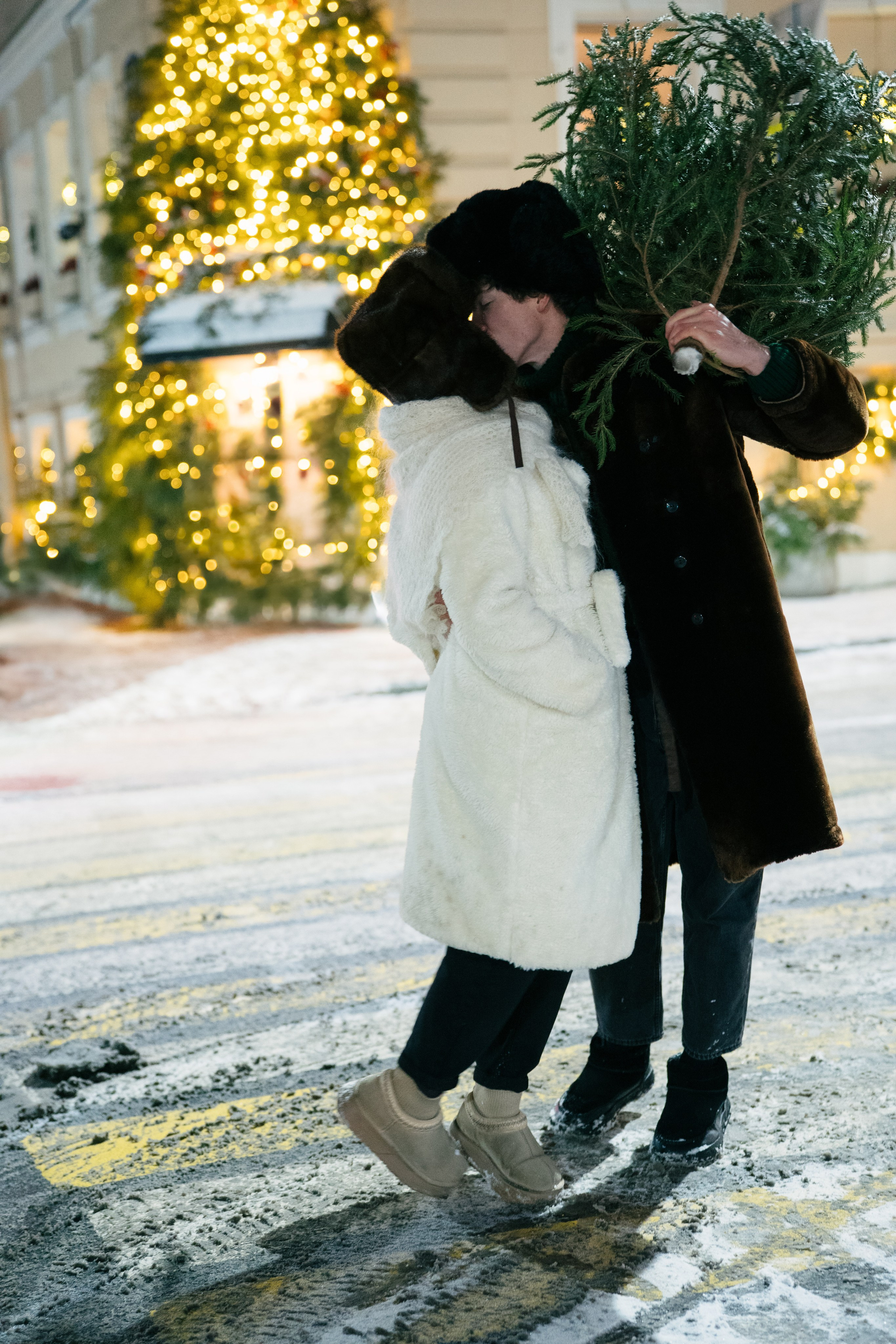 НОВОГОДНЯЯ ПРОГУЛКА ПАРЫ ПО ЧЕРНЫШЕВСКОЙ ПЕРЕД НОВЫМ ГОДОМ. Профессиональный фотограф, Санкт-Петербург — Виктория Богомолова