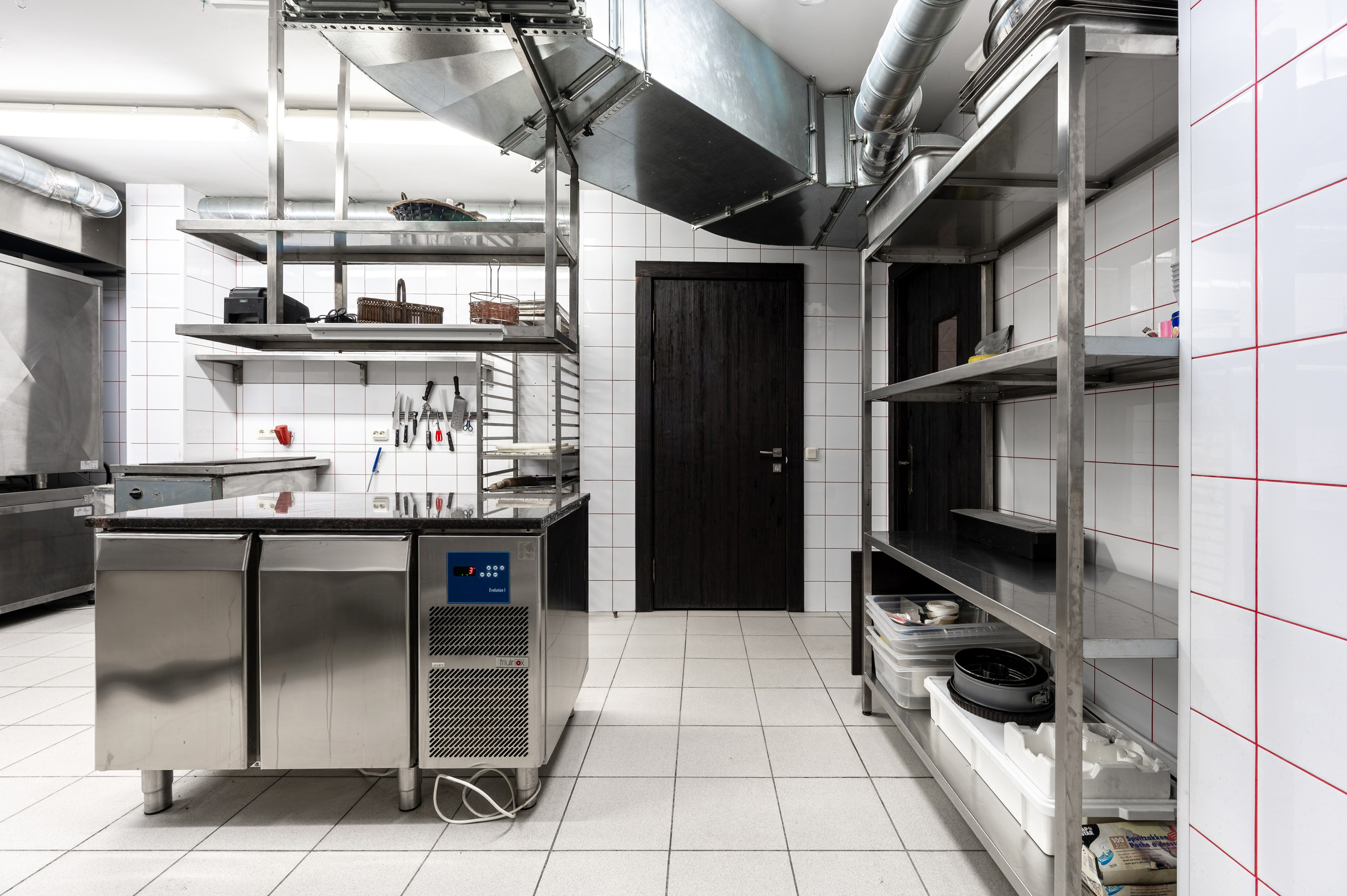 Ресторан на продажу. Интерьерный фотограф. Фото- видеосъемка недвижимости Санкт-Петербург