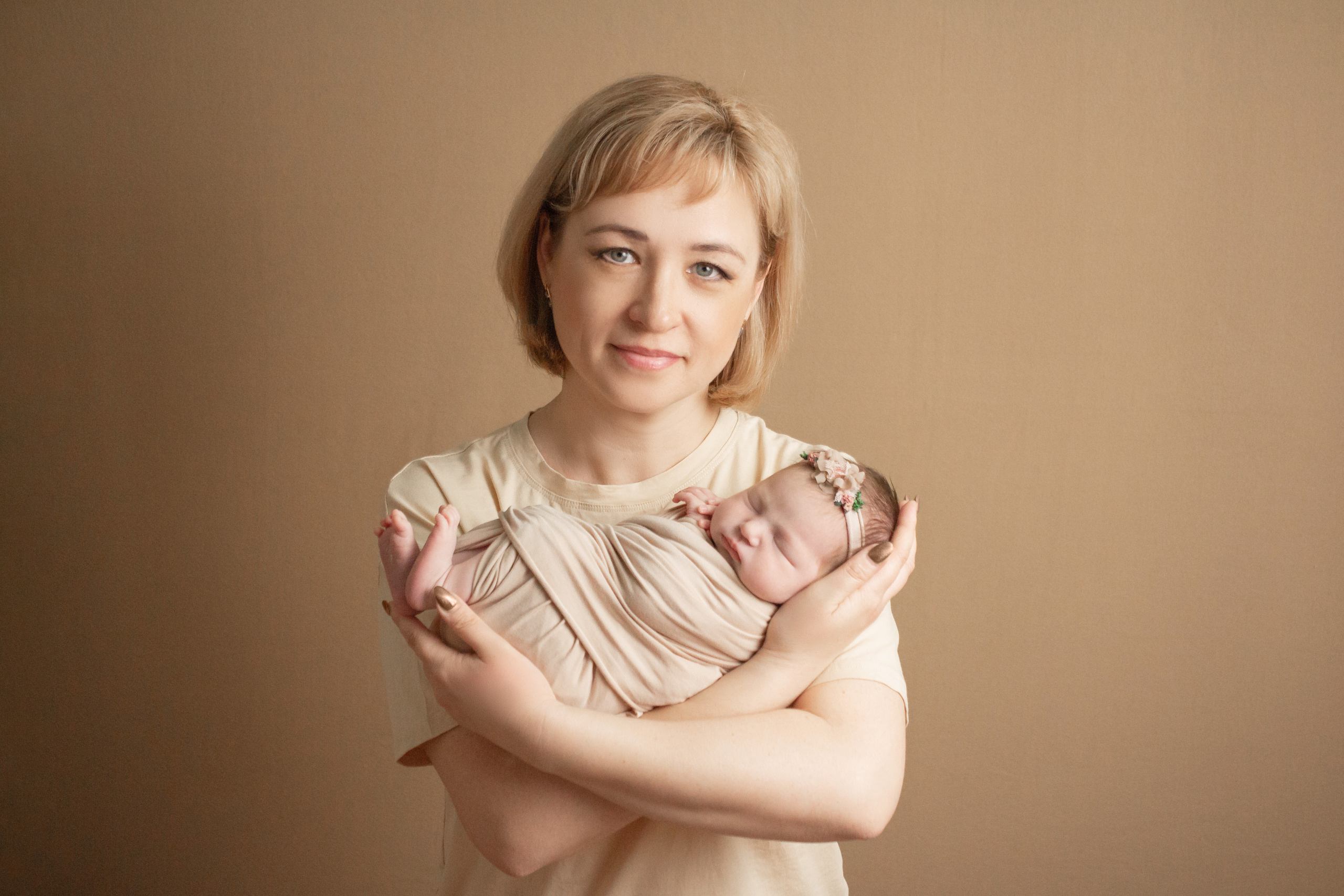 Кадры малыша с родителями. Фотограф новорождённых Анапа Елена Кушнарь