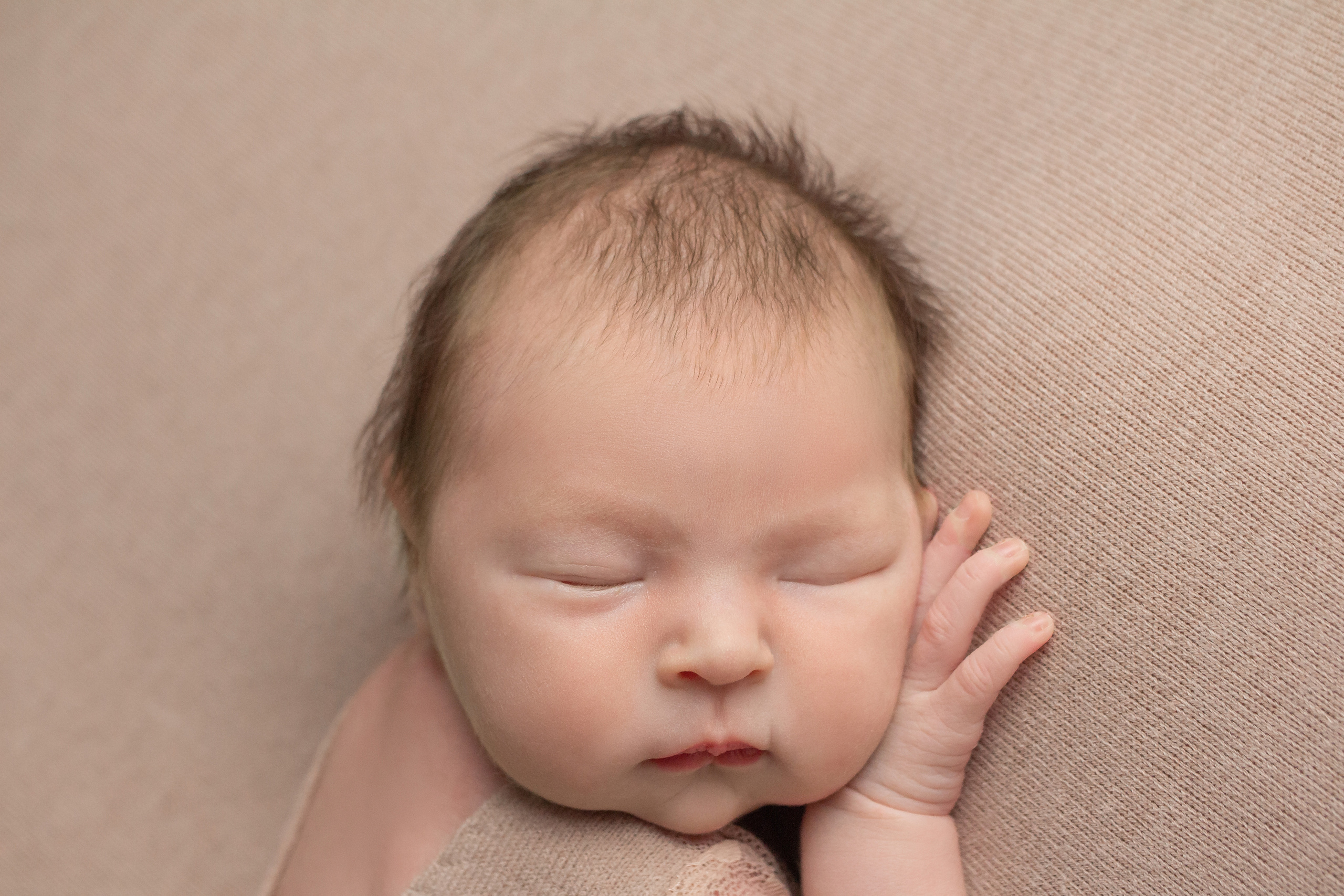 Классический стиль newborn. Фотограф новорождённых Анапа Елена Кушнарь