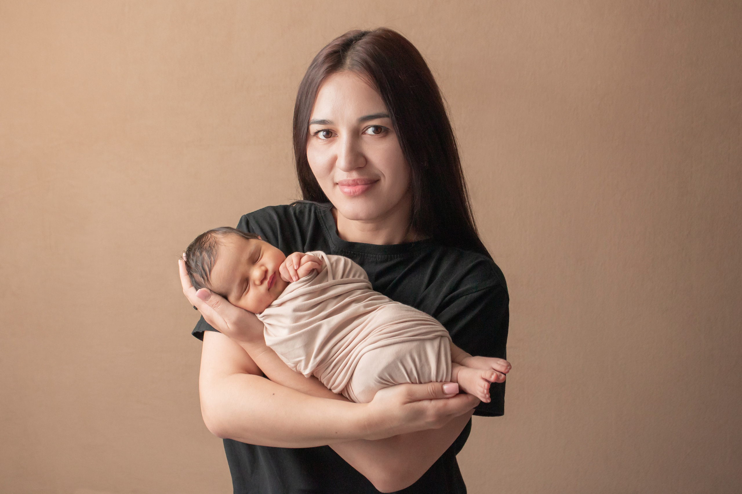 Кадры малыша с родителями. Фотограф новорождённых Анапа Елена Кушнарь