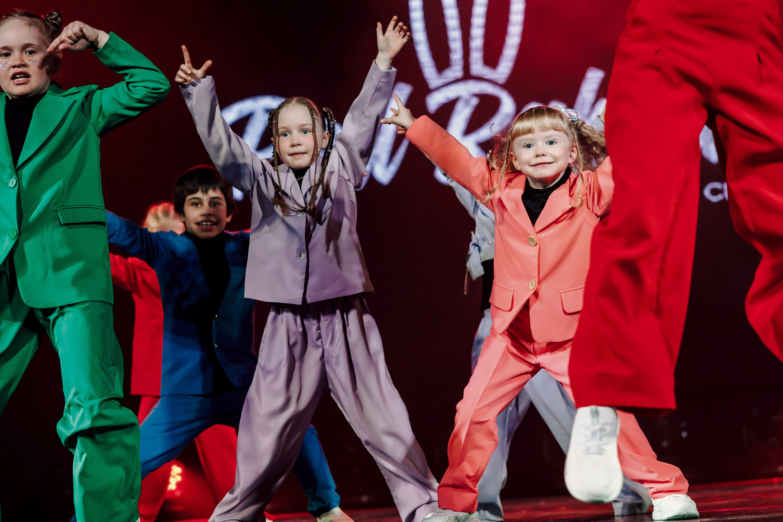 Отчётный концерт танцевальной школы «Red Rabbits» 2025. Лёшка Варзегов — фотограф