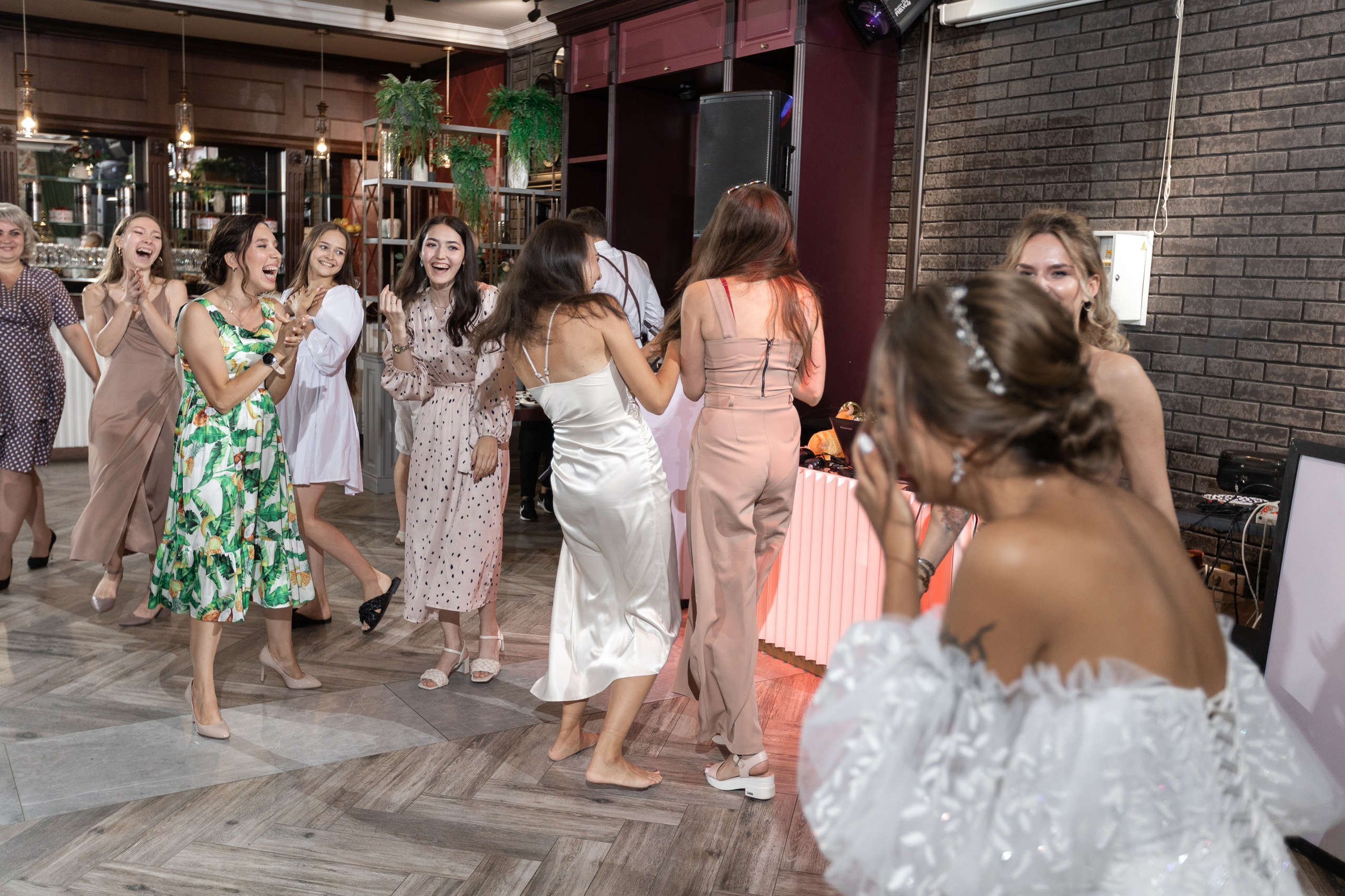 Свадебный фотограф Уфа — Руслан ГабдлисламовЖивые эмоции, красивые кадры, воспоминания на всю жизнь.Работаю по всей Республике Башкортоста. Свадебный фотограф Уфа Руслан Габдлисламов