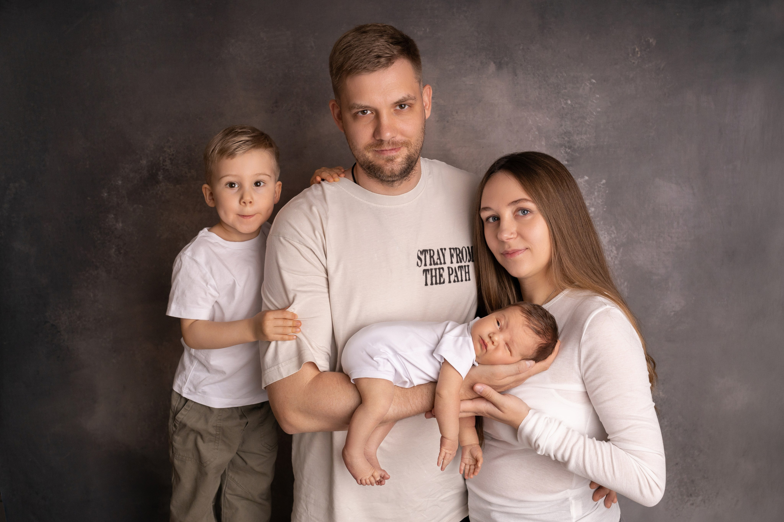 Семейные кадры от Elvira Kamaeva. Фотограф новорожденных малышей в Омске и Омской области Эльвира Камаева