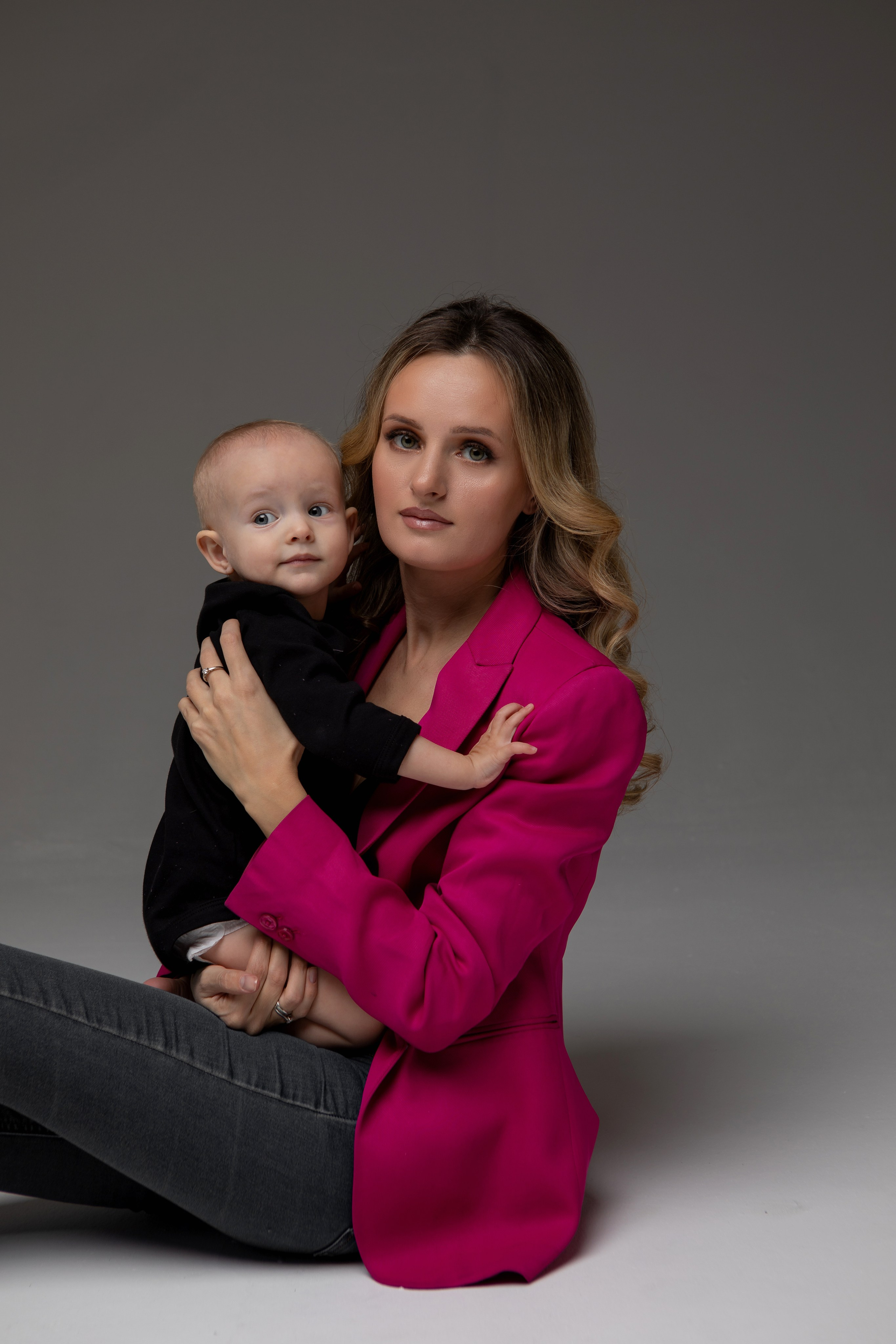 Мама и Малыш на Циклорамме. Семейный и Детский фотограф в Москва Скворцова Татьяна