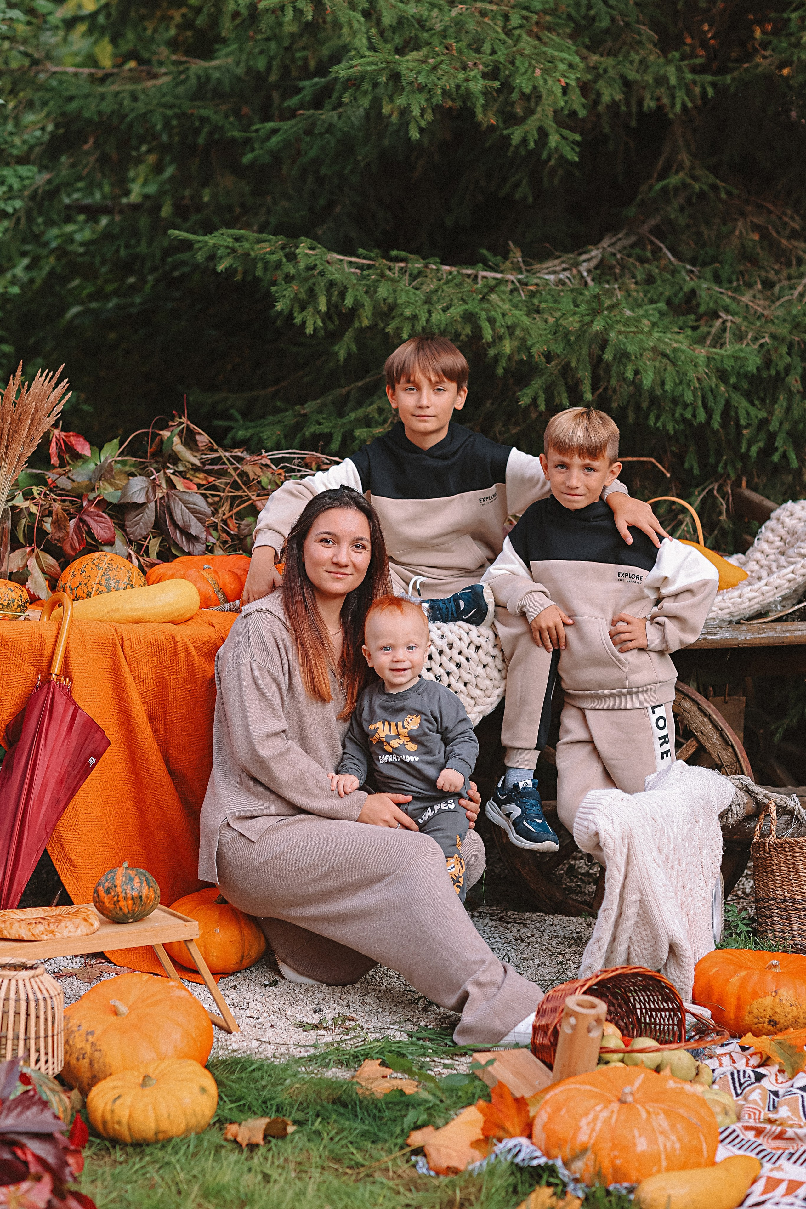 Тыквы. Семейный фотограф Тюмень, фотограф на роды Салмина Мария