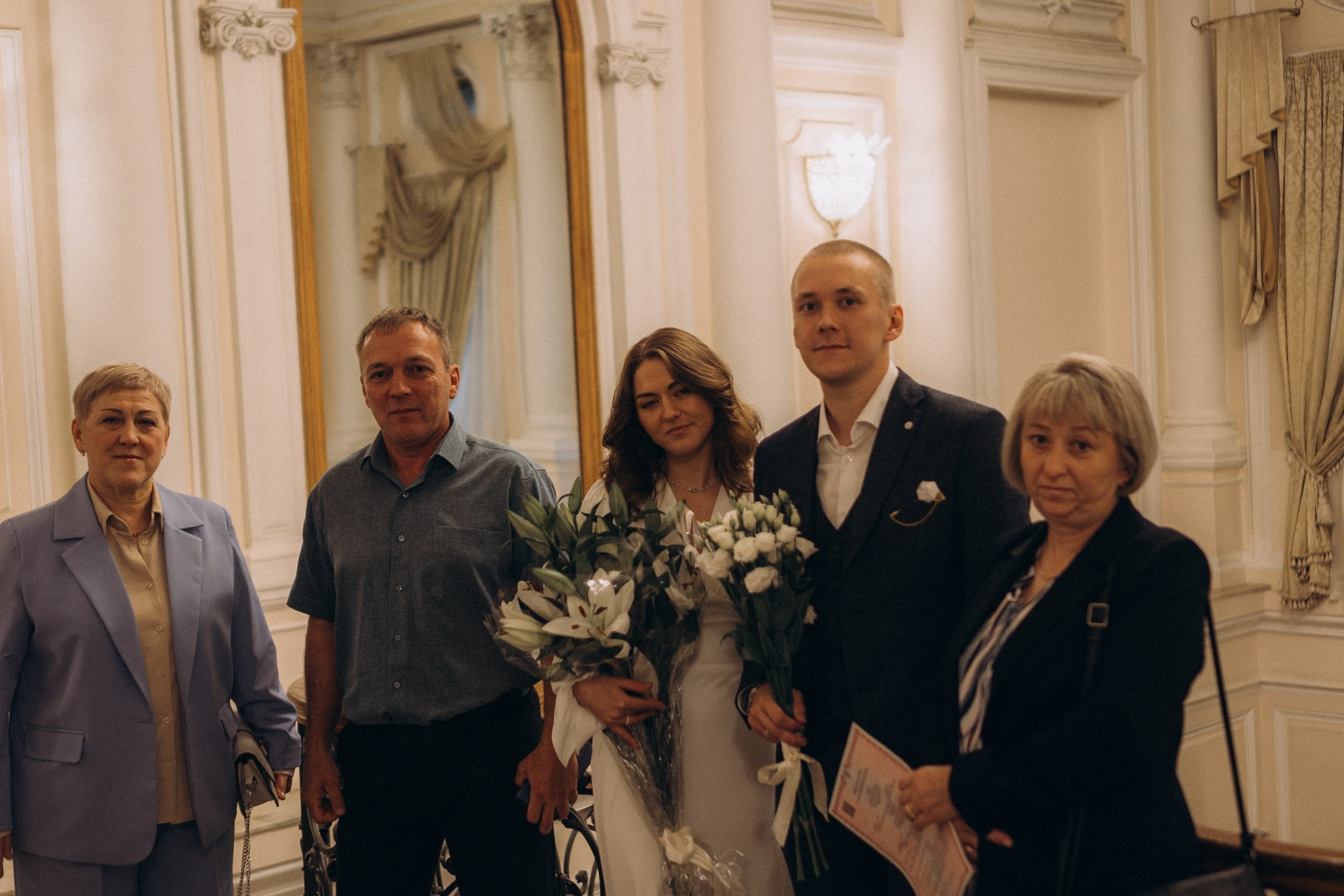 СВАДЕБНАЯ СЬЕМКА ПАРЫ ВО ВТОРОМ ДВОРЦЕ БРАКОСОЧЕТАНИЯ И ПРОГУЛКА ПО ЧЕРНЫШЕВСКОЙ. Профессиональный фотограф, Санкт-Петербург — Виктория Богомолова