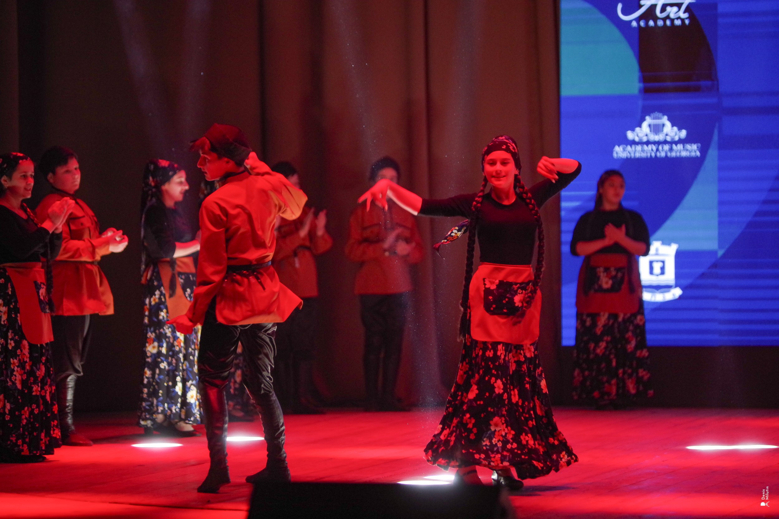 Танцы в Хоби. Портретный фотограф Денис Милютин