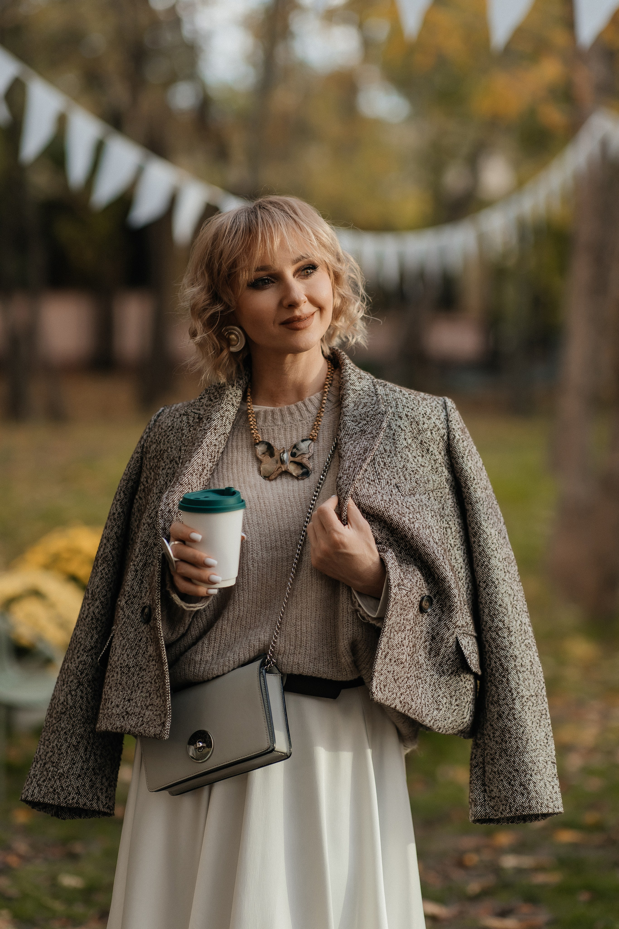 Маша и осень