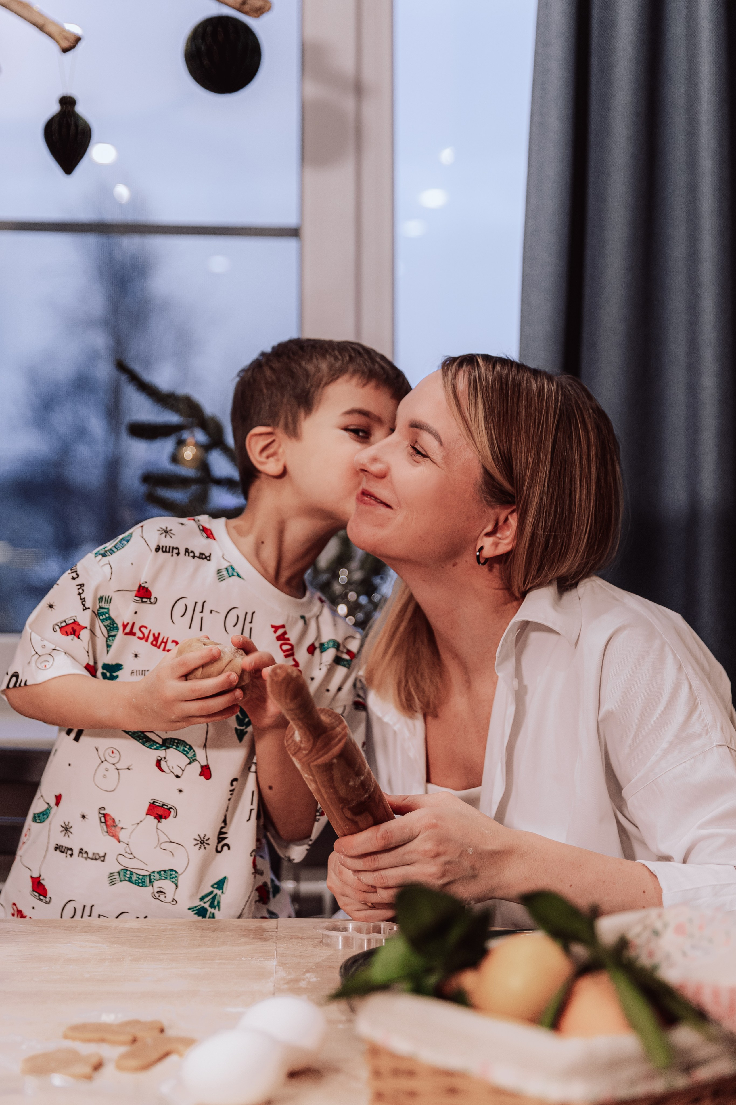 Домашняя семейная новогодняя фотосессия. Семейный и детский фотограф в Мурманске Карина Березина