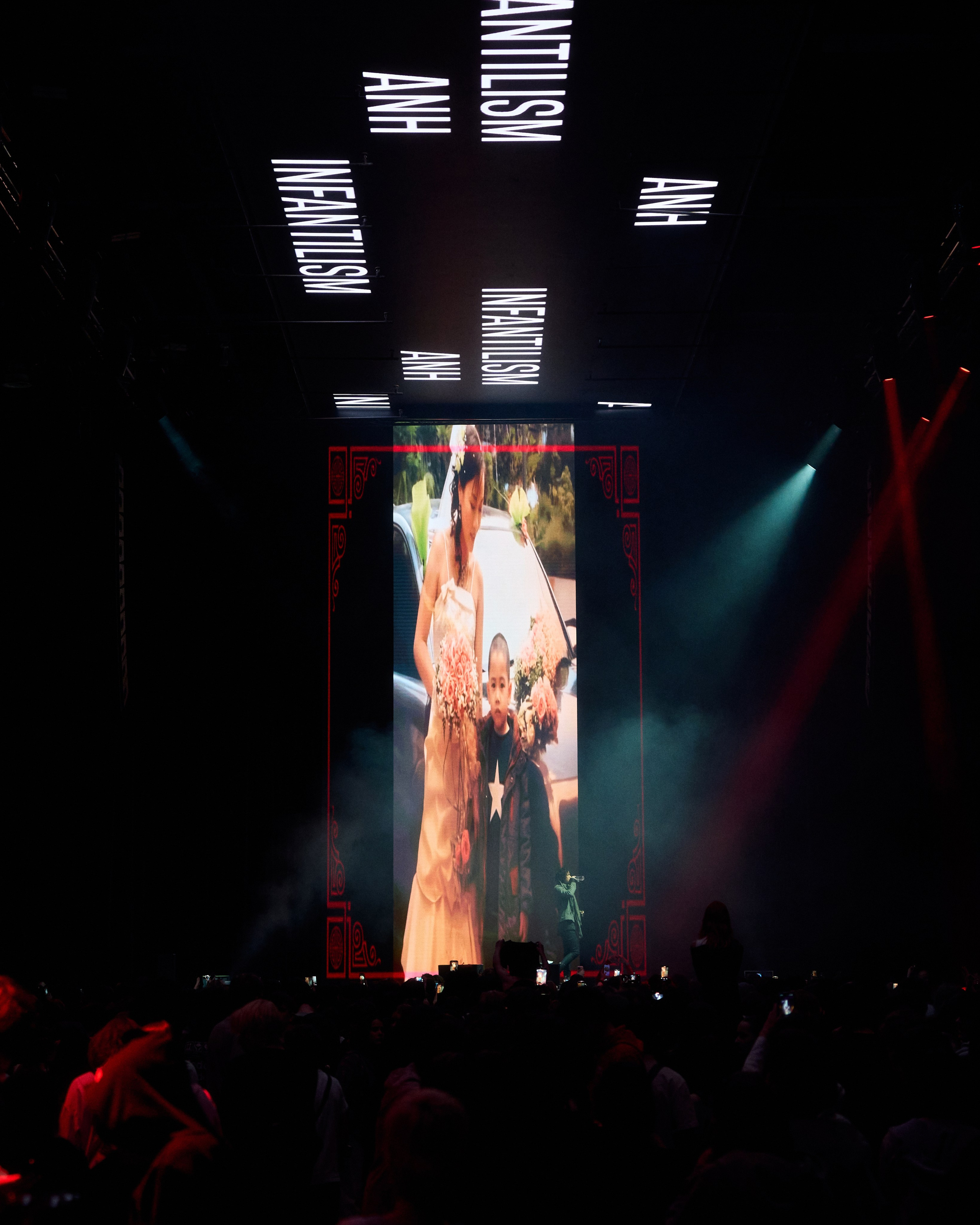 CONCERT. ANNA — PHOTOGRAPHER