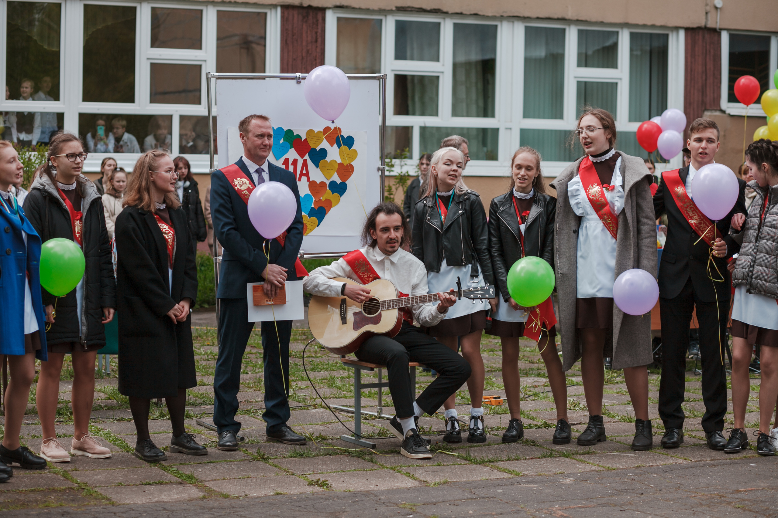 Последний звонок. Ирина Коновалова школьный фотограф. Выпускные альбомы Ярославль