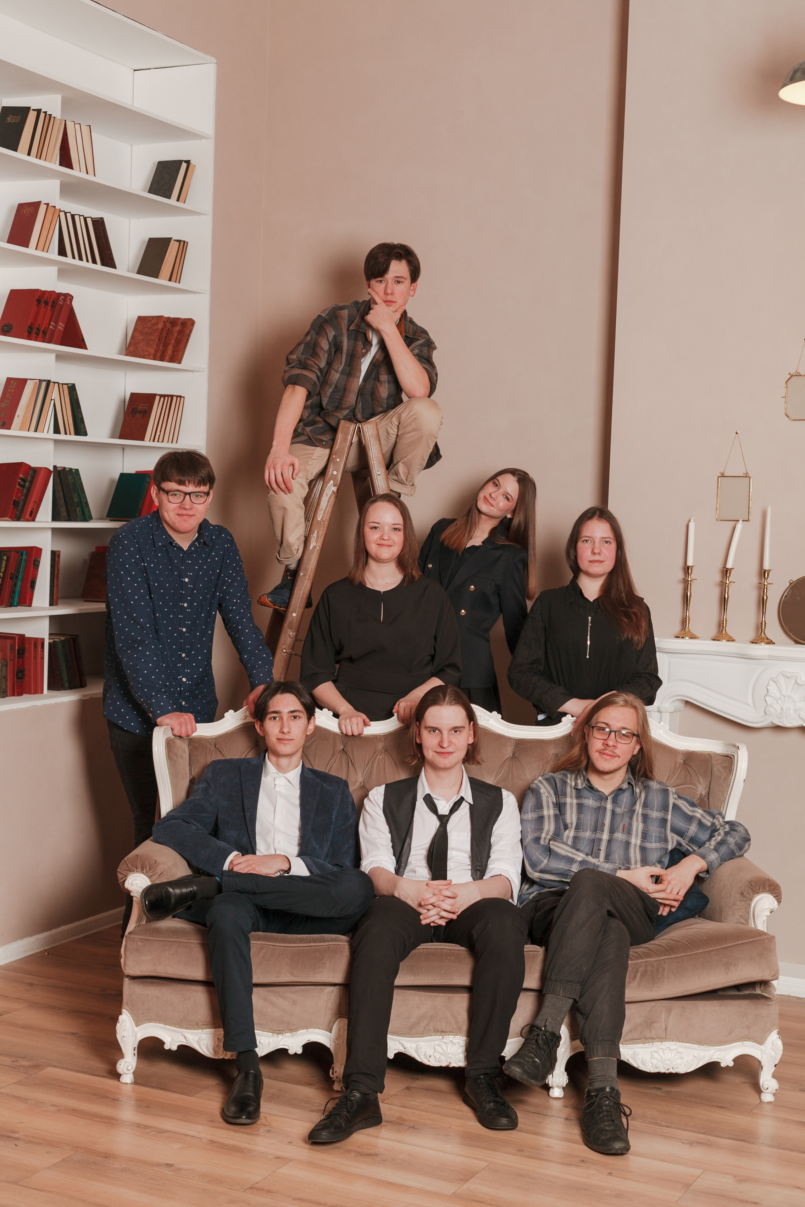 Фотосъёмка выпускников в студии. Ирина Коновалова школьный фотограф. Выпускные альбомы Ярославль