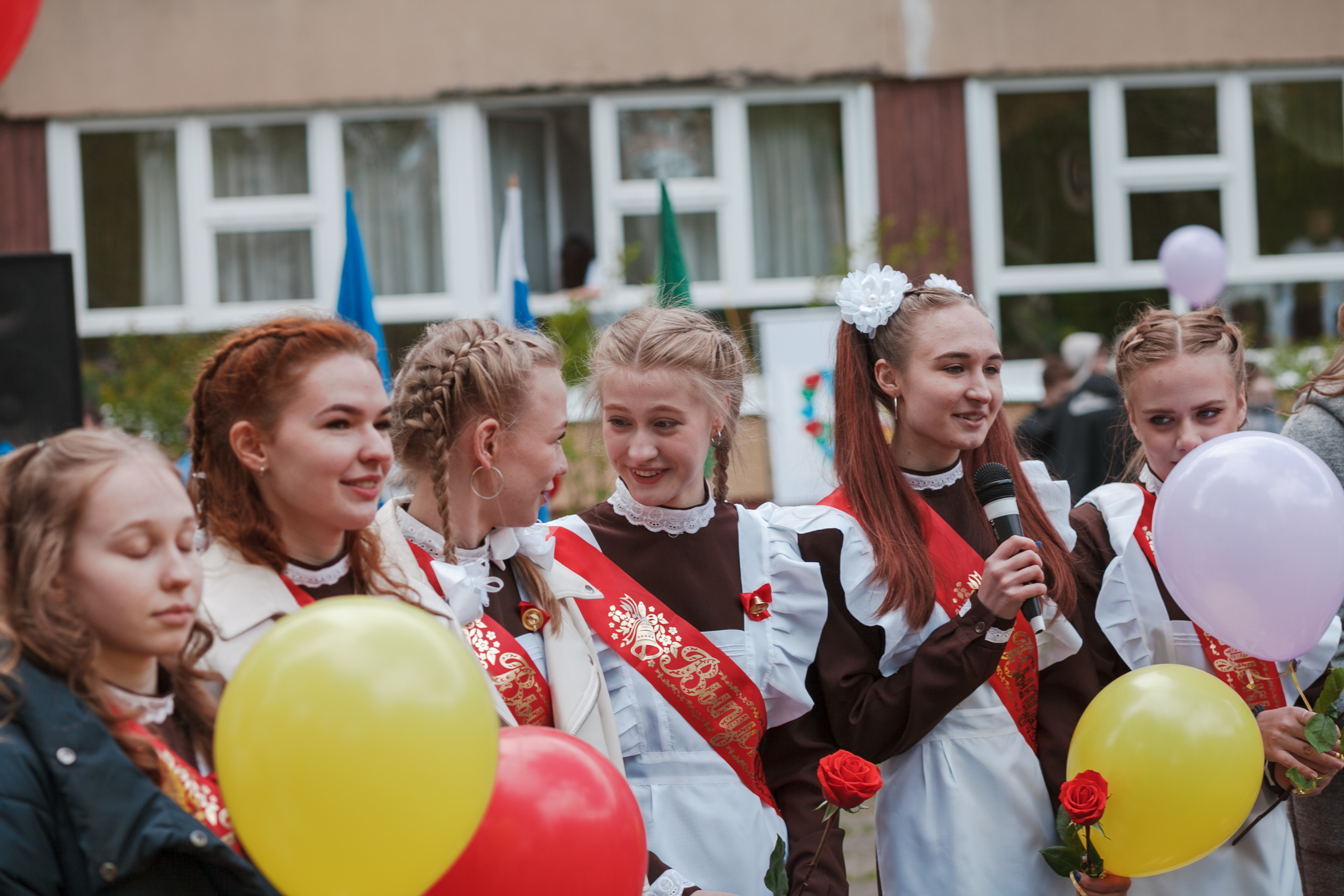 Последний звонок. Ирина Коновалова школьный фотограф. Выпускные альбомы Ярославль