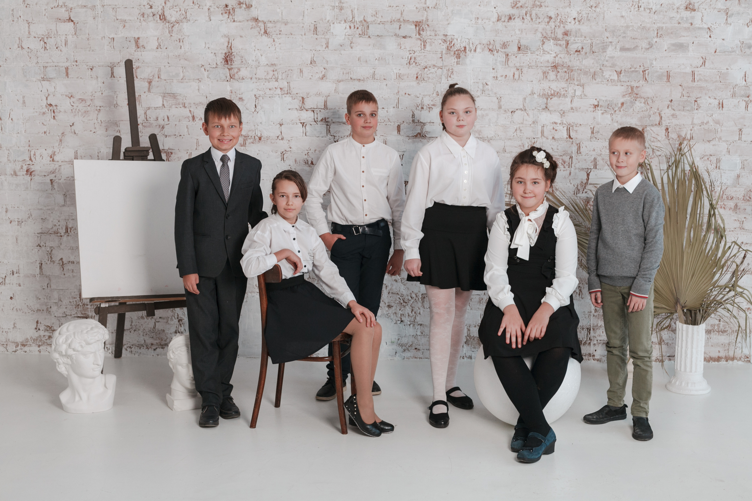 4 класс в студии. Ирина Коновалова школьный фотограф. Выпускные альбомы Ярославль