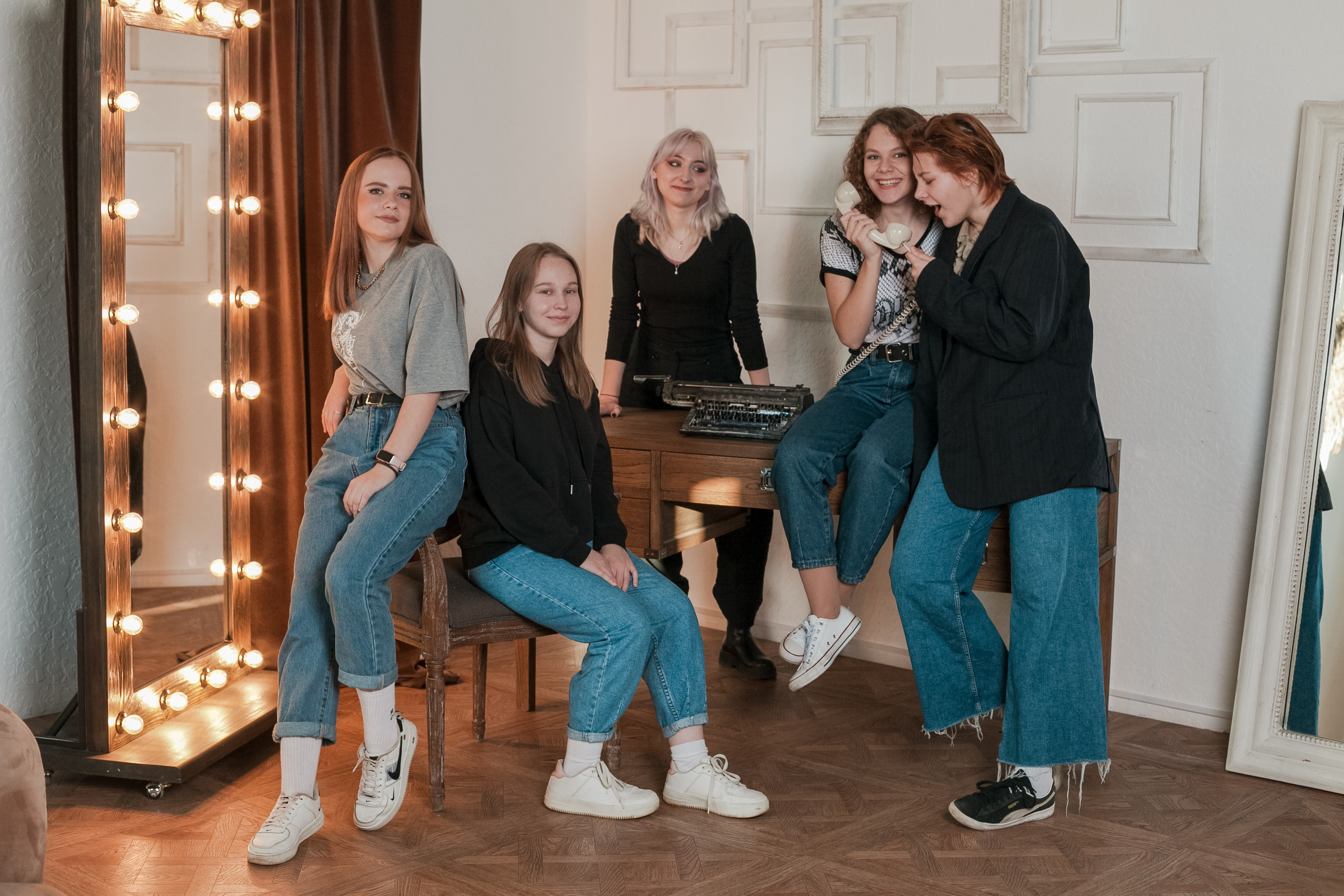 Гимназия № 2 11 «Г» класс. Ирина Коновалова школьный фотограф. Выпускные альбомы Ярославль