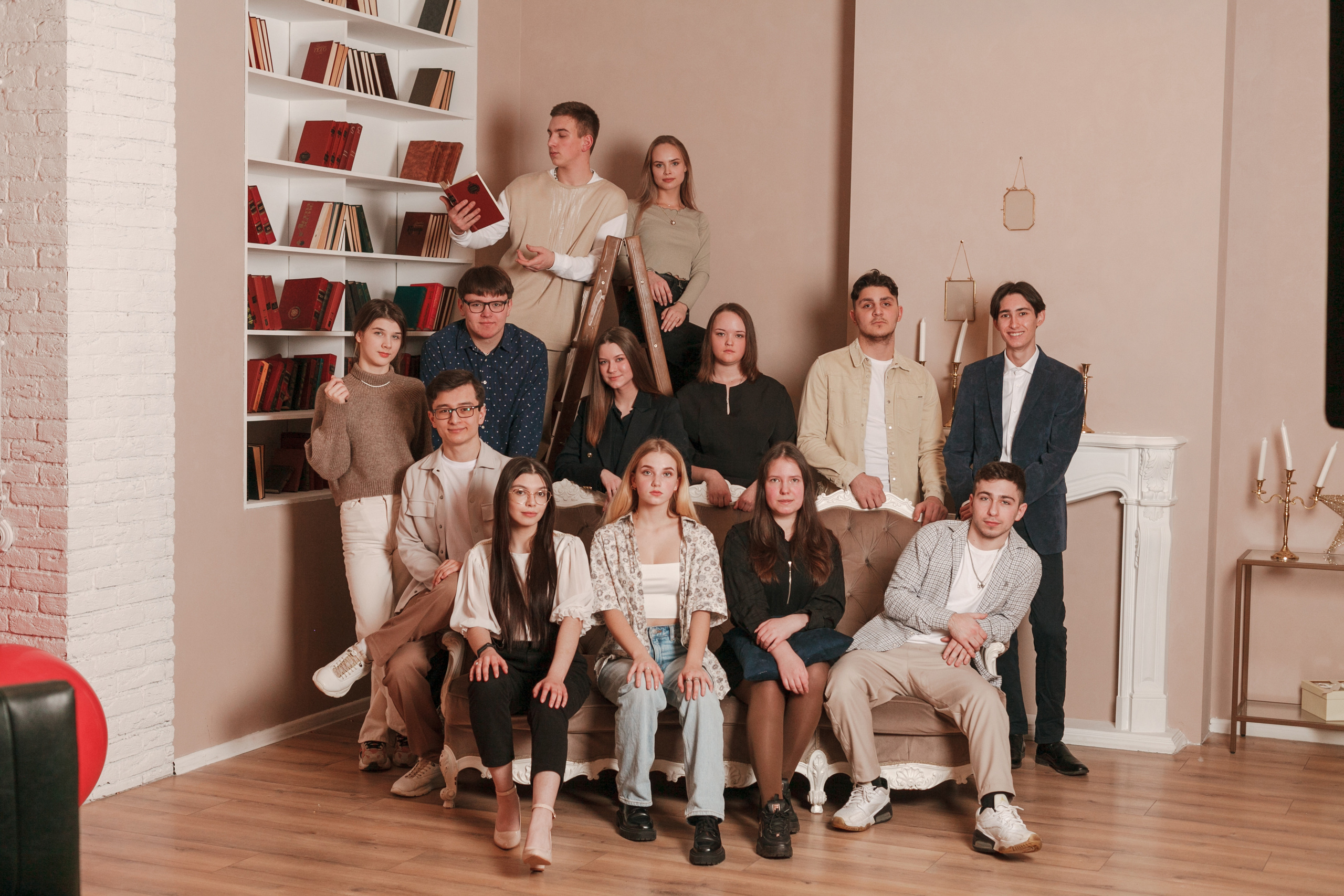 Фотосъёмка выпускников в студии. Ирина Коновалова школьный фотограф. Выпускные альбомы Ярославль